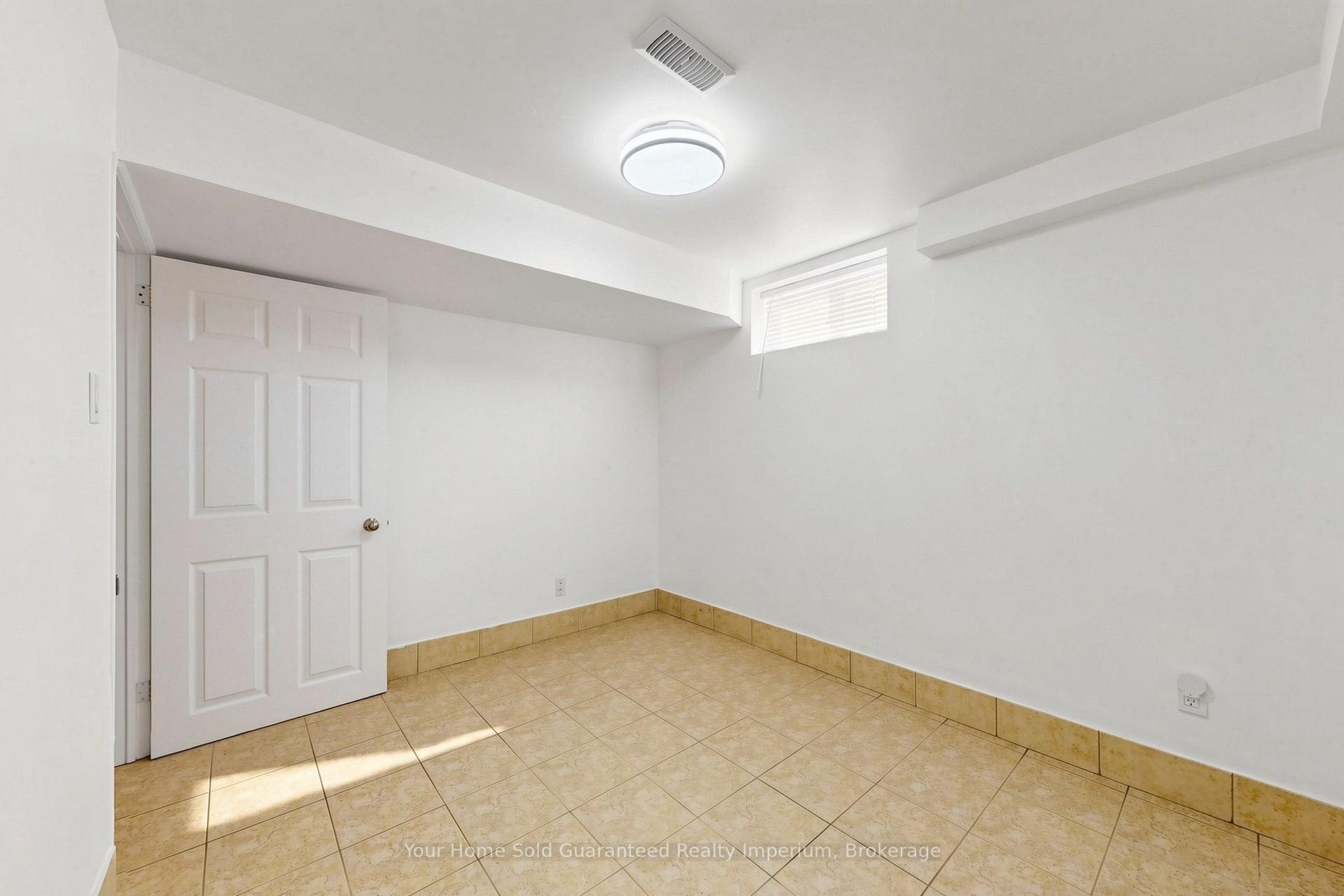 Photo 17 of 129 Melrose Street, Etobicoke, Mimico — HOMEH