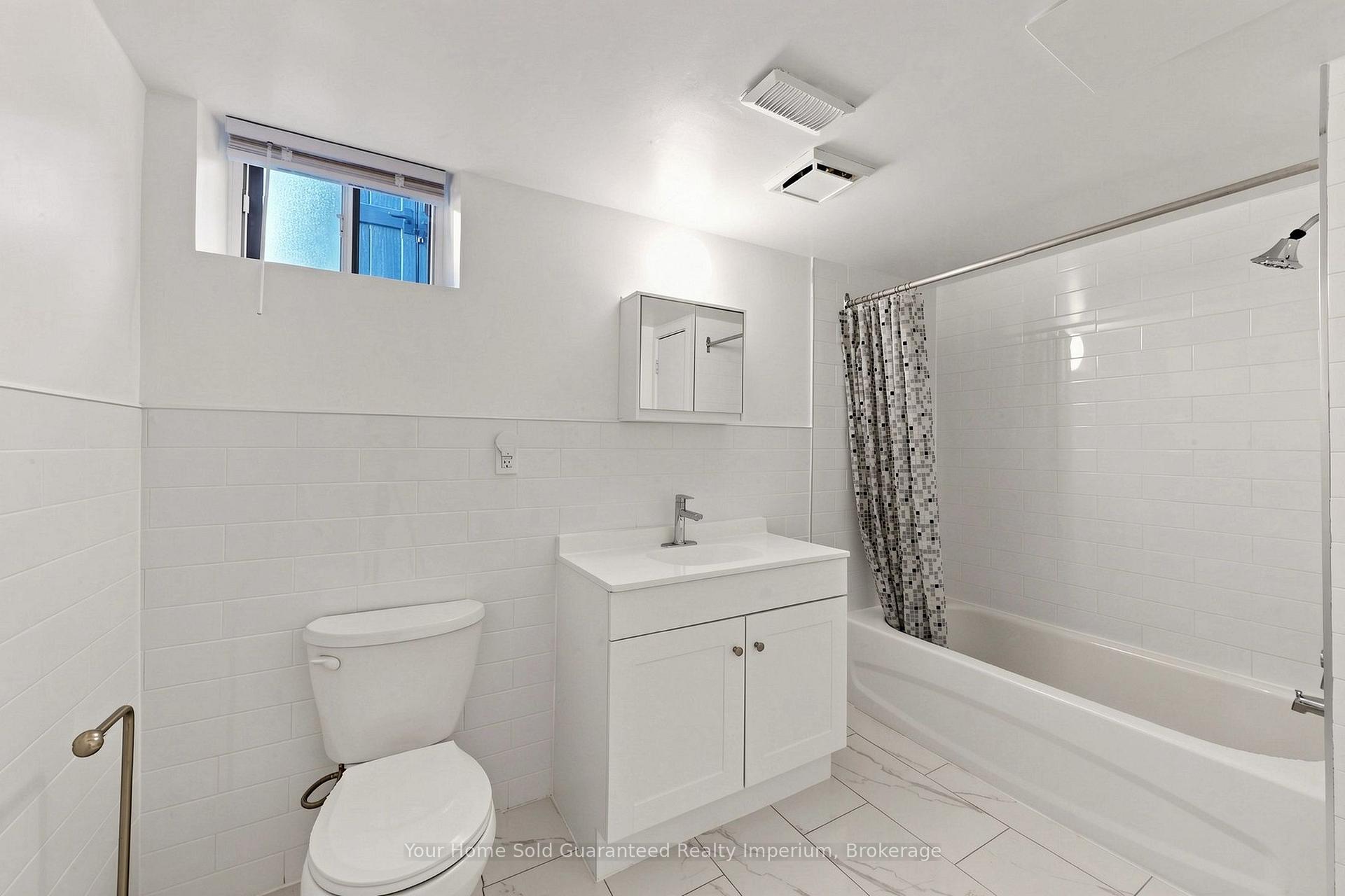 Photo 18 of 129 Melrose Street, Etobicoke, Mimico — HOMEH