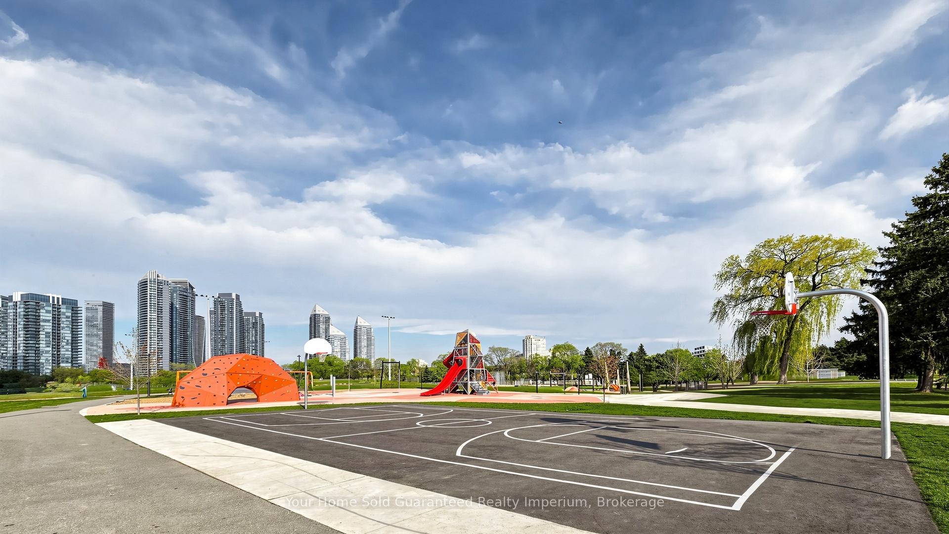 Photo 24 of 129 Melrose Street, Etobicoke, Mimico — HOMEH