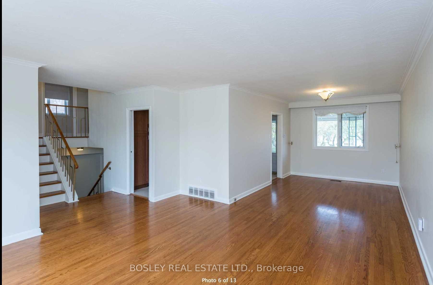 Photo 5 of 286 Searle Avenue, North York, Bathurst Manor — HOMEH
