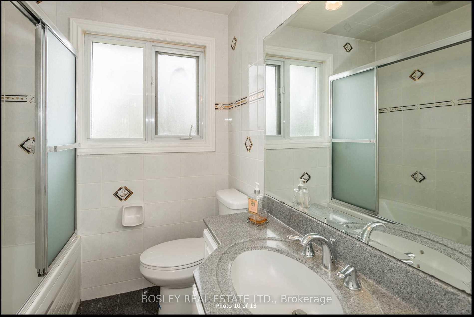 Photo 9 of 286 Searle Avenue, North York, Bathurst Manor — HOMEH