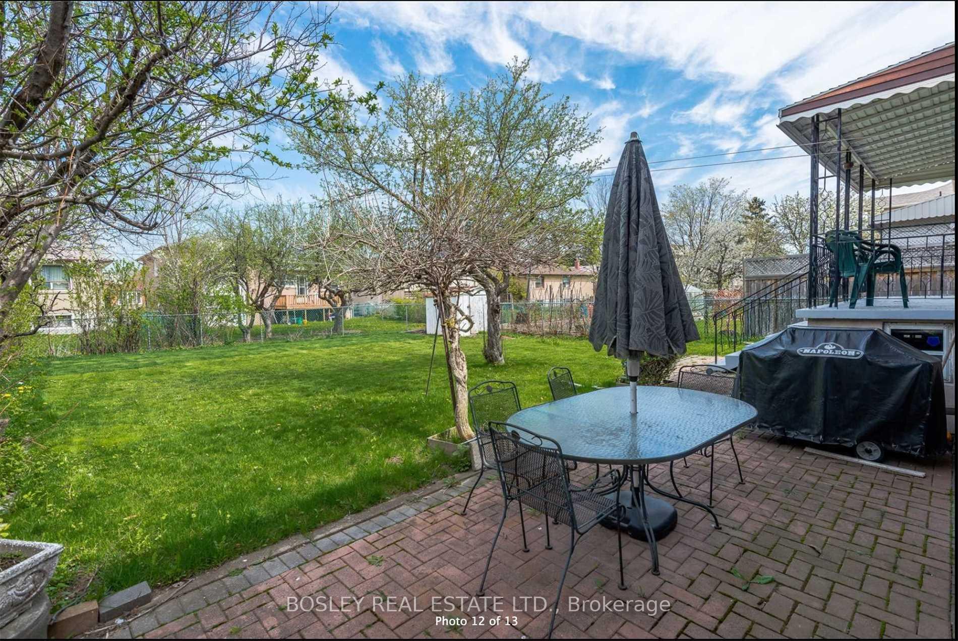 Photo 10 of 286 Searle Avenue, North York, Bathurst Manor — HOMEH