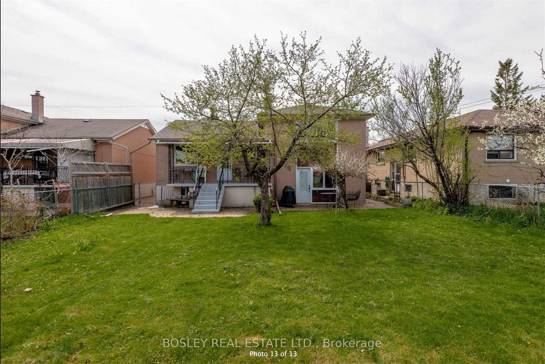 Photo 11 of 286 Searle Avenue, North York, Bathurst Manor — HOMEH