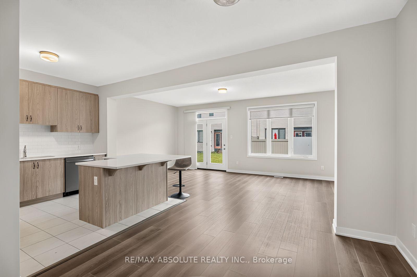 Photo 6 of 235 Billrian Crescent, Ottawa, Stittsville (North) — HOMEH