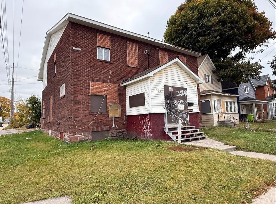 Photo 2 of 104 Albert Street E, Sault Ste Marie, Ward 2 — HOMEH