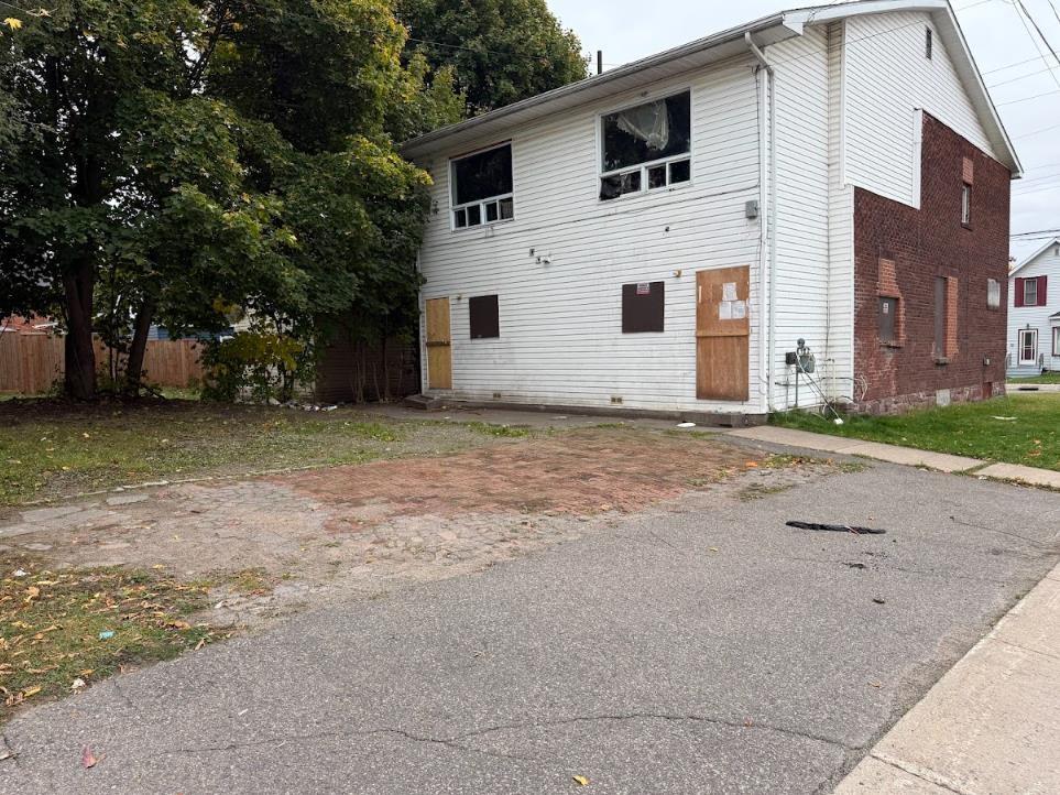Photo 5 of 104 Albert Street E, Sault Ste Marie, Ward 2 — HOMEH