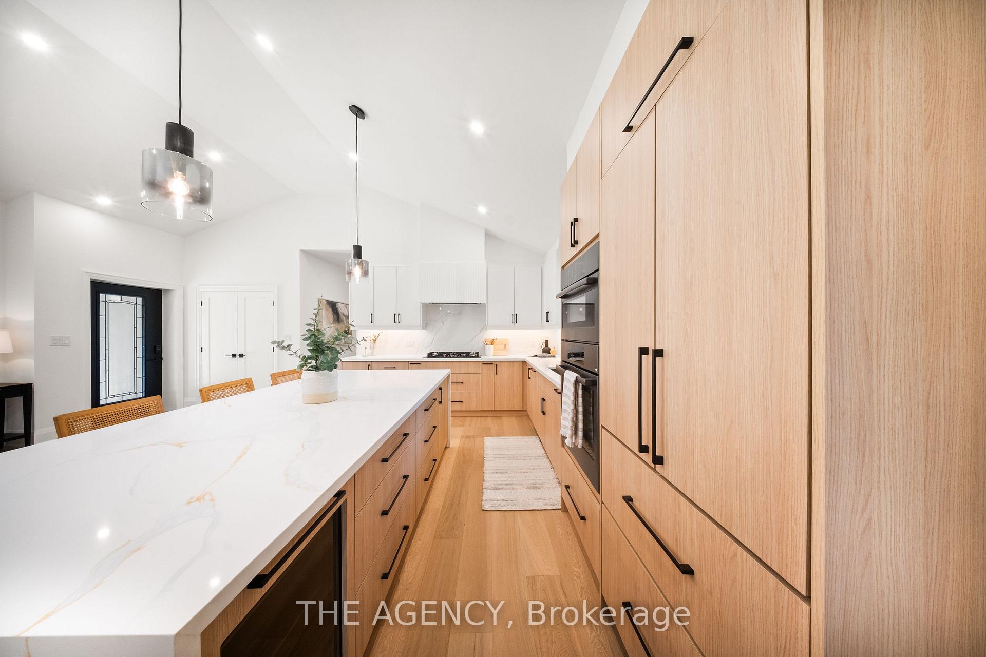 Photo 8 of 201 Trelawn Avenue, Oakville, Morrison — HOMEH