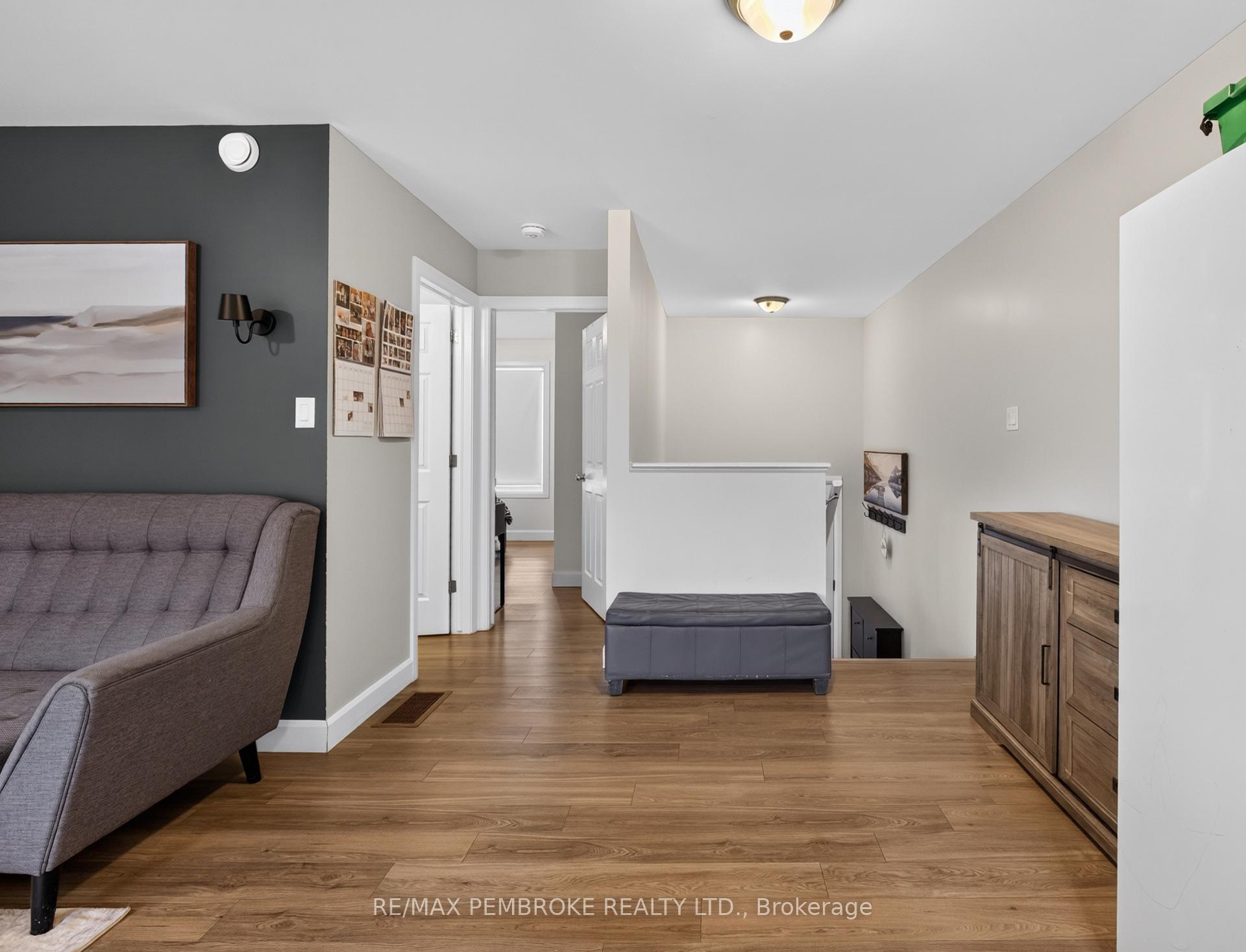 Photo 7 of 617 Nelson Street, Pembroke, Pembroke — HOMEH