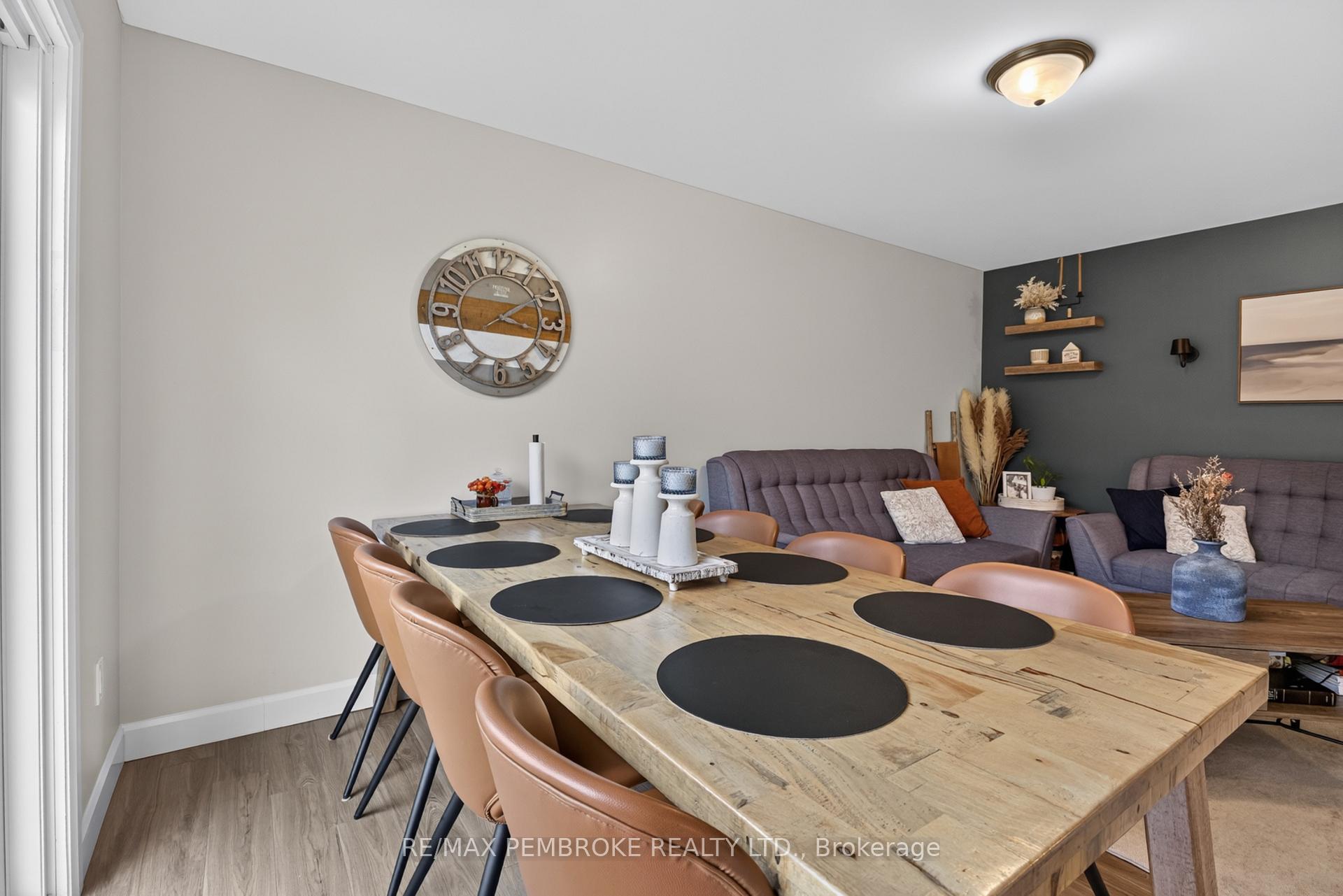 Photo 9 of 617 Nelson Street, Pembroke, Pembroke — HOMEH