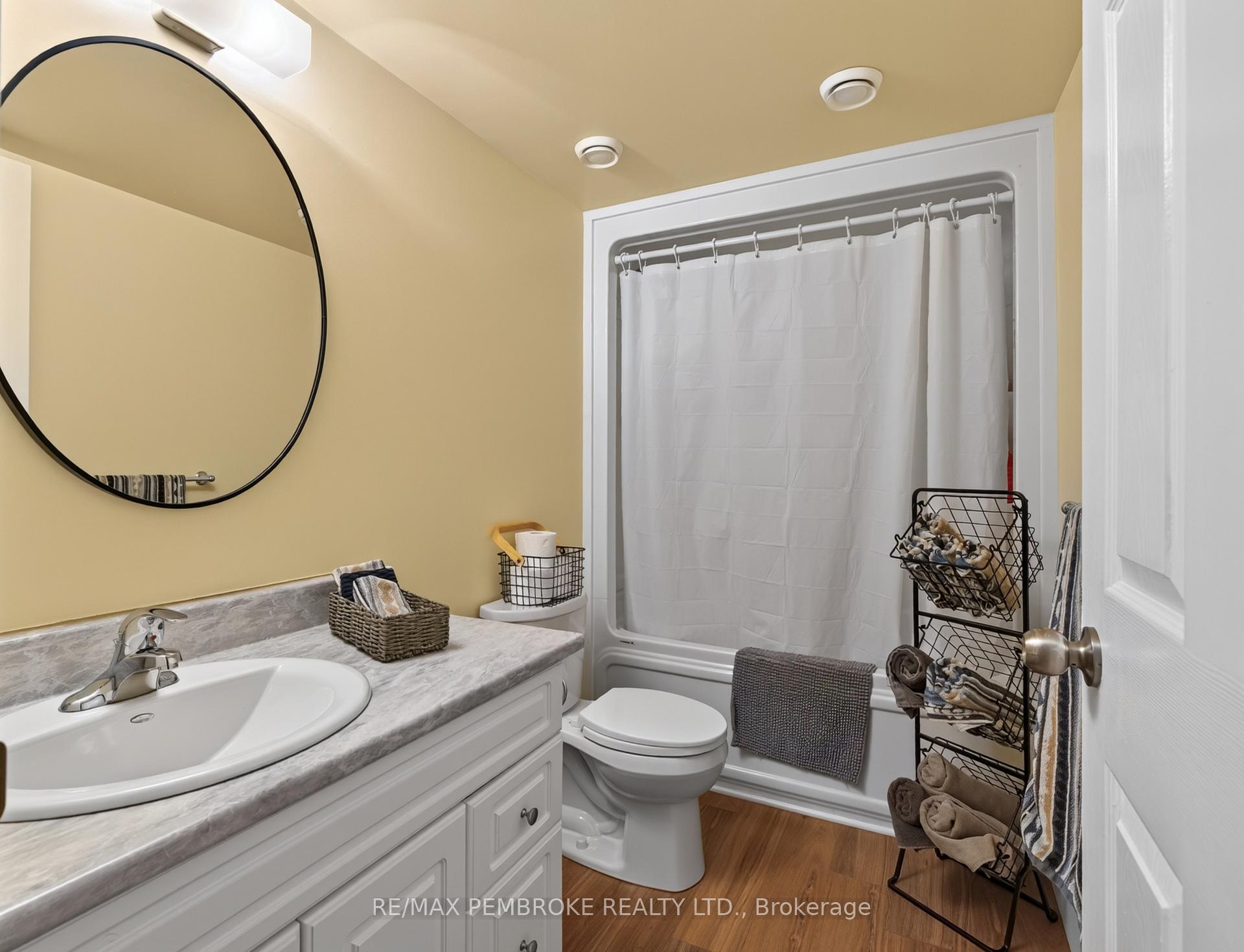 Photo 21 of 617 Nelson Street, Pembroke, Pembroke — HOMEH