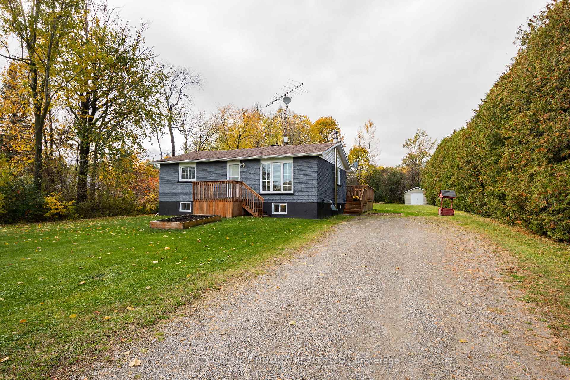 Photo of 19724 Marcoux Road