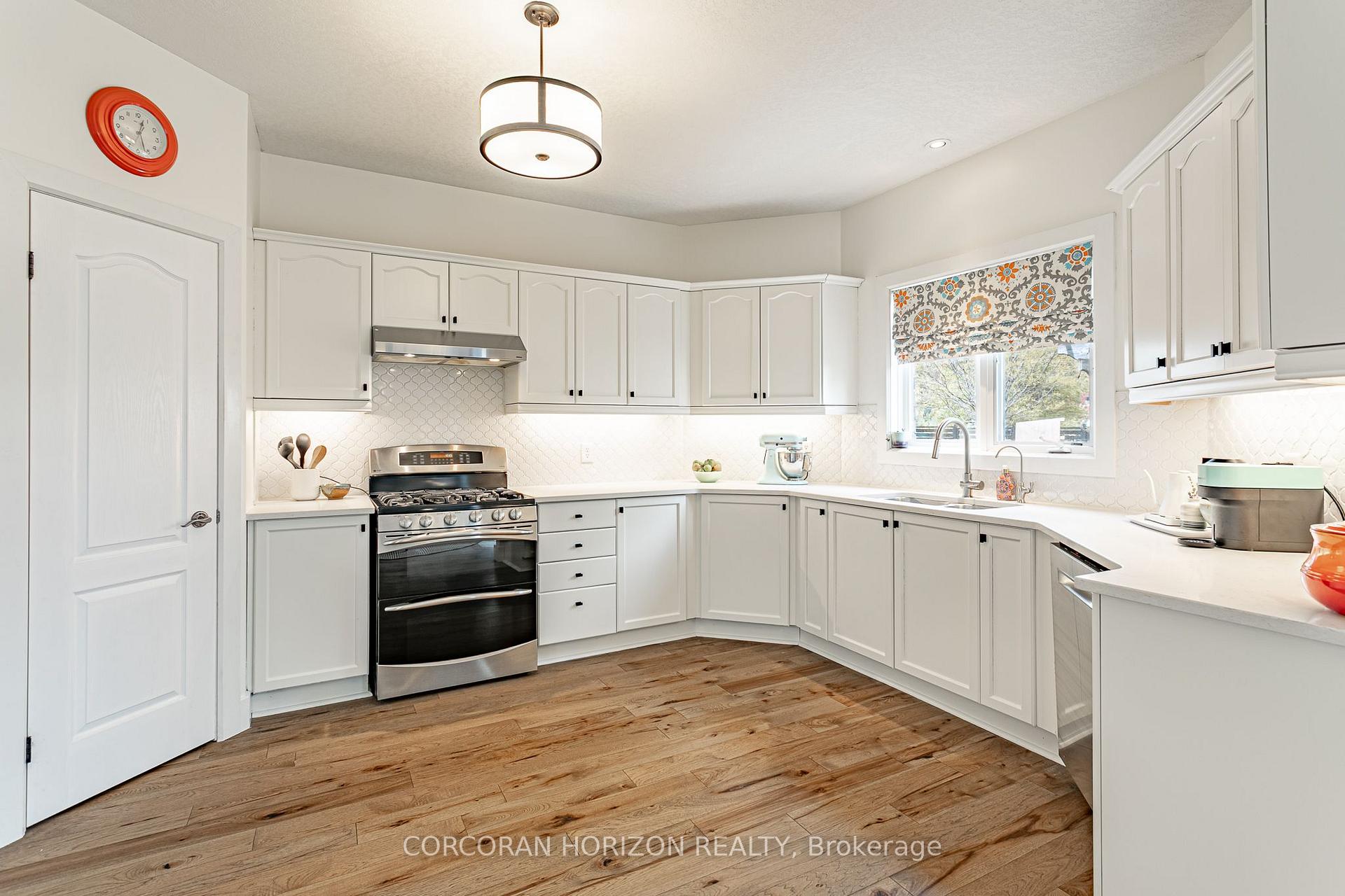 Photo 13 of 312 Schooner Crescent, Waterloo — HOMEH