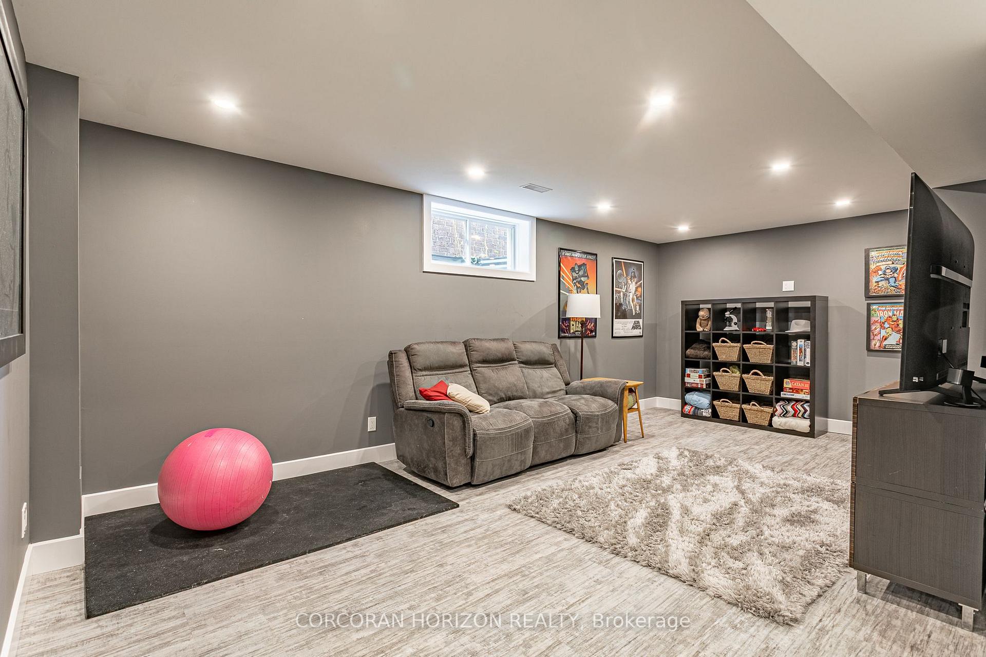 Photo 34 of 312 Schooner Crescent, Waterloo — HOMEH