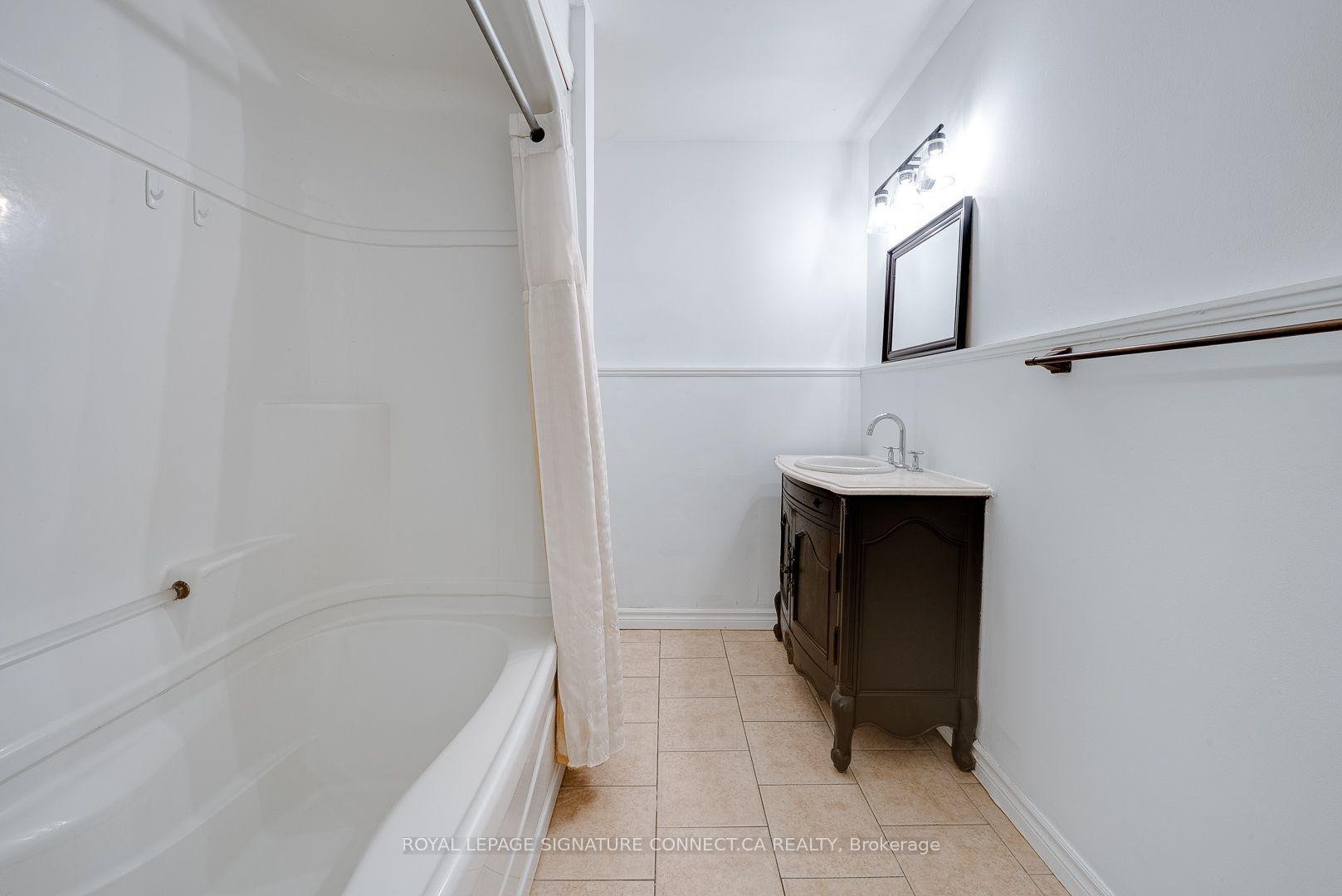 Photo 30 of Unit Upper Level, 166 Cherrywood Drive, Newmarket, Bristol-London — HOMEH