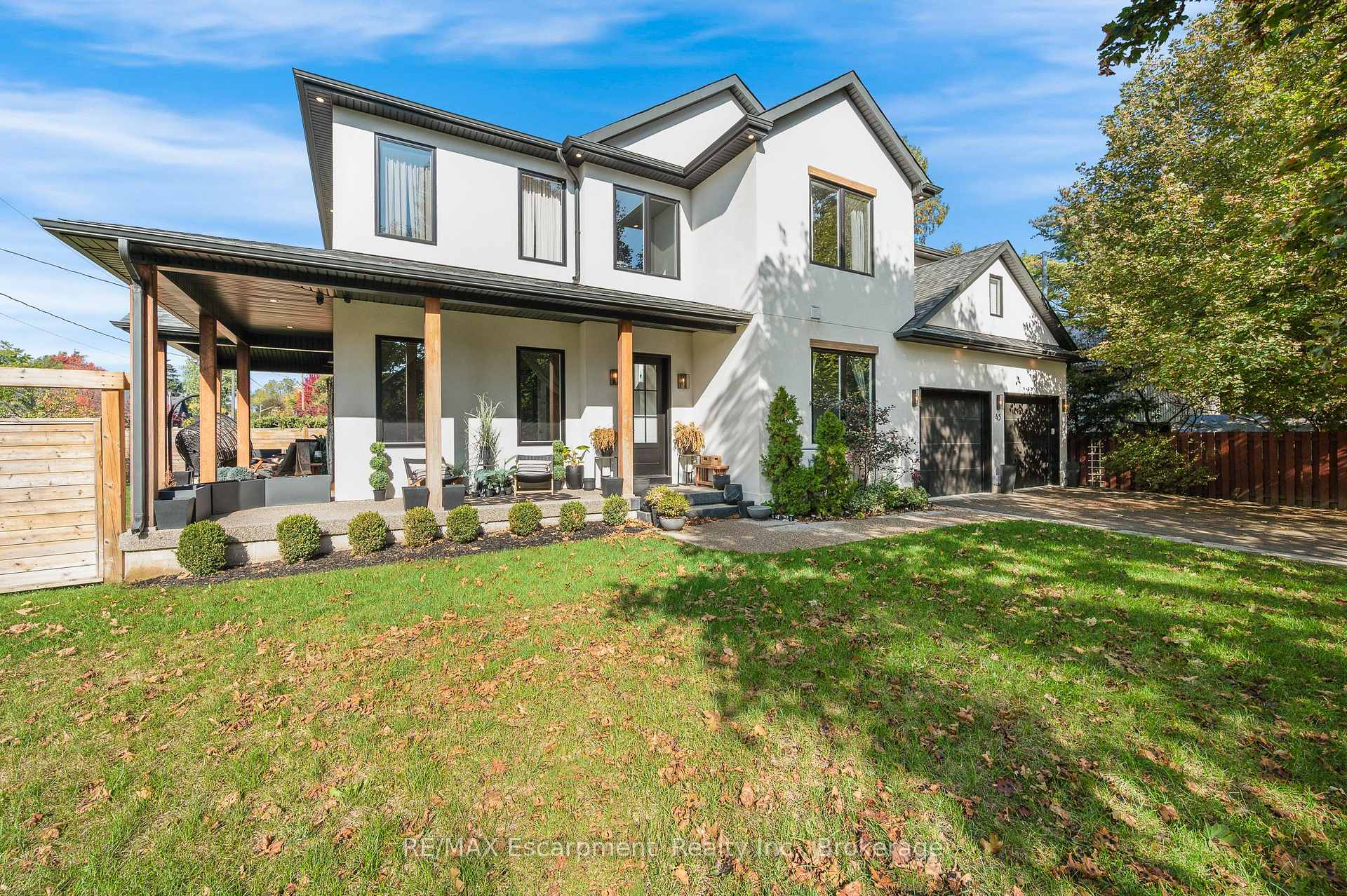 Photo 2 of 45 Aldershot Place, Burlington, LaSalle — HOMEH