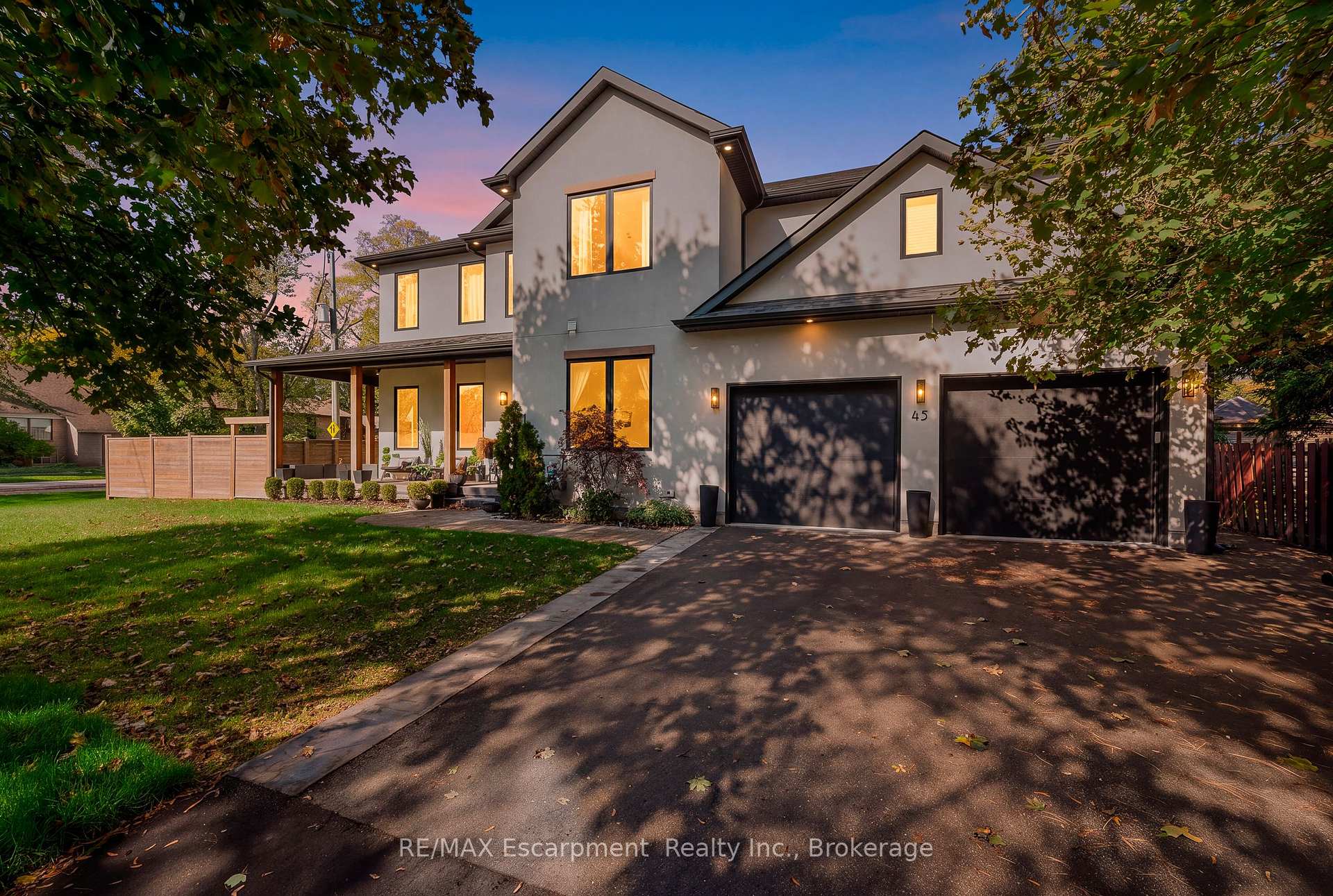 Photo 3 of 45 Aldershot Place, Burlington, LaSalle — HOMEH