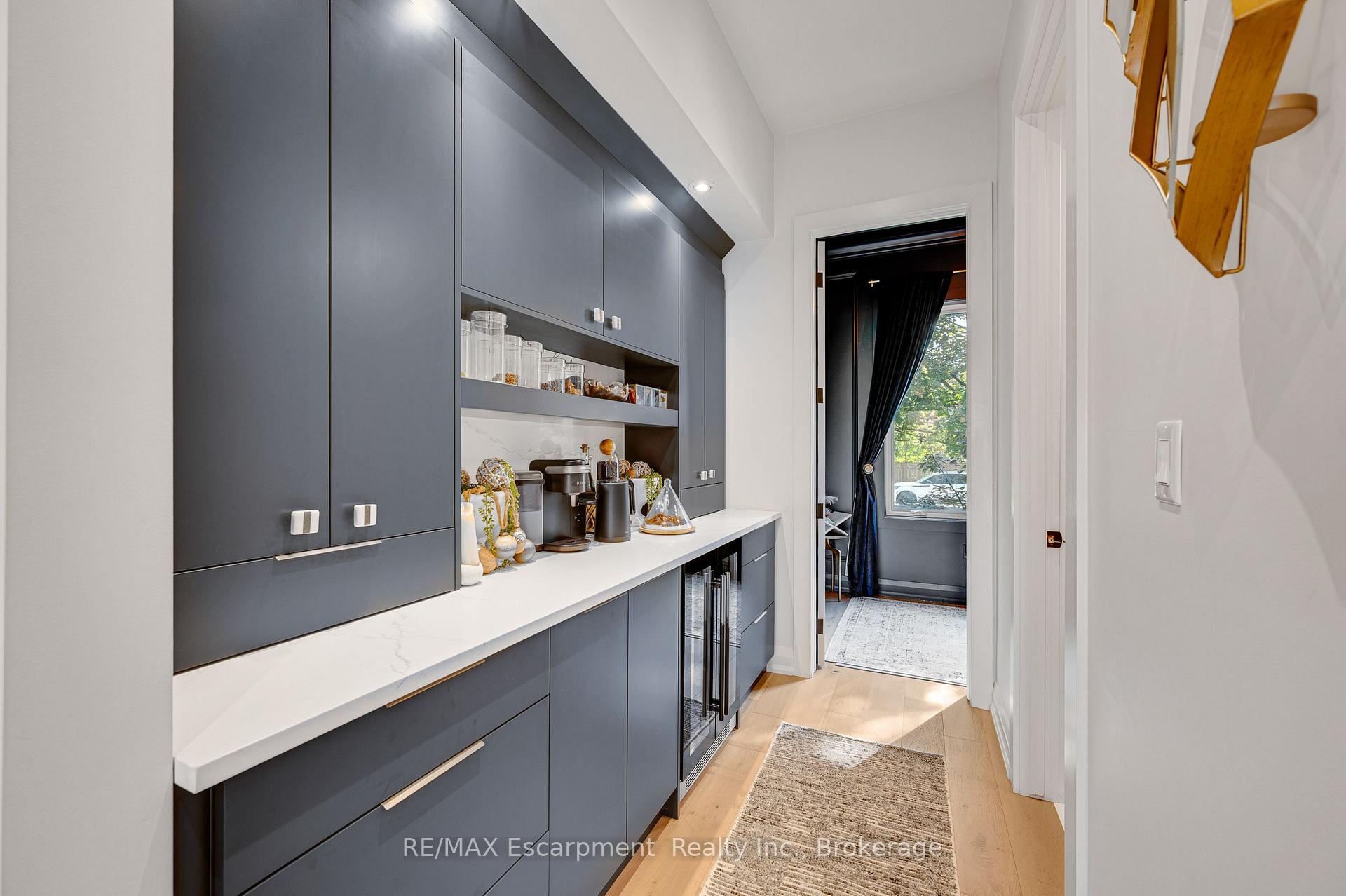 Photo 12 of 45 Aldershot Place, Burlington, LaSalle — HOMEH