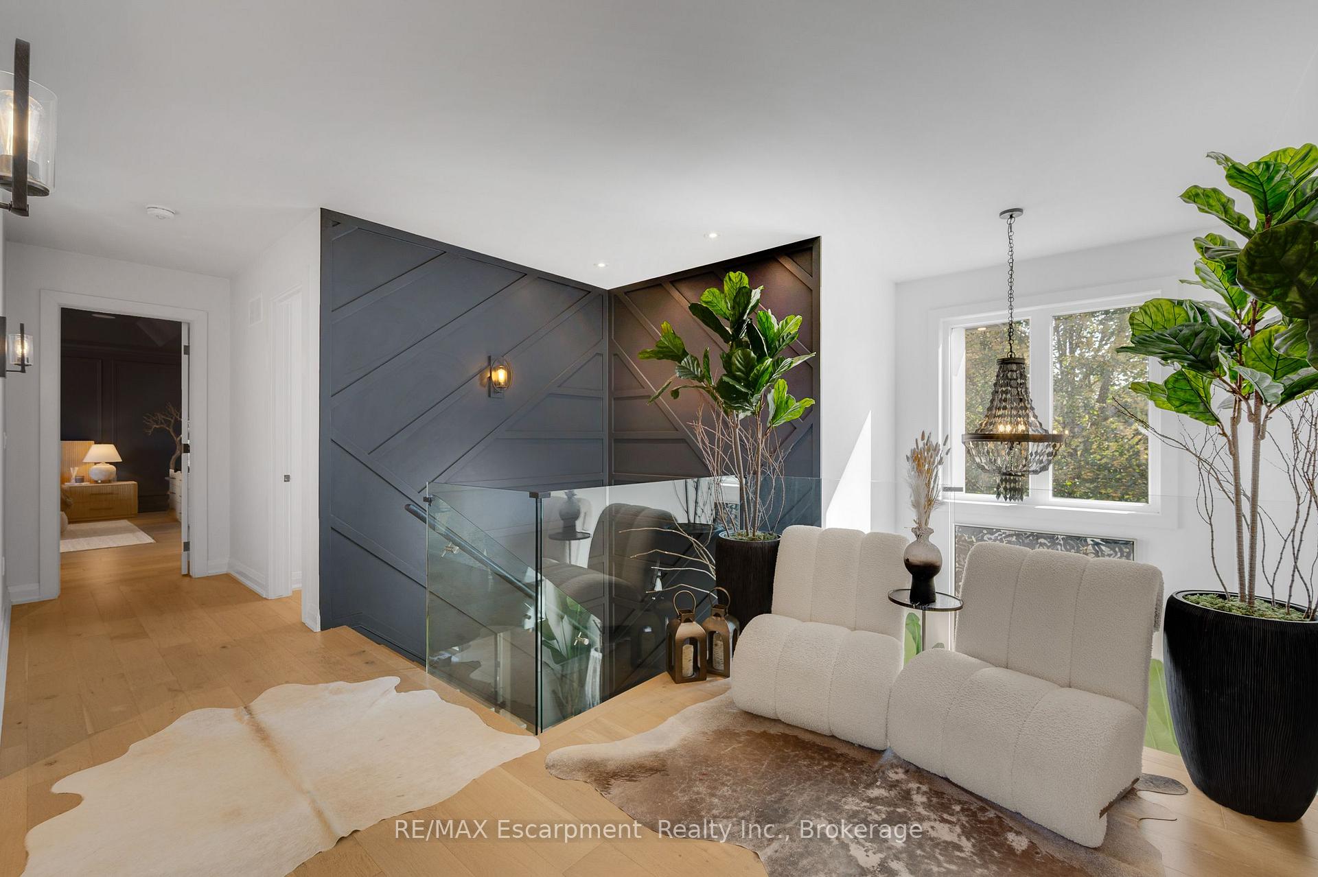 Photo 22 of 45 Aldershot Place, Burlington, LaSalle — HOMEH