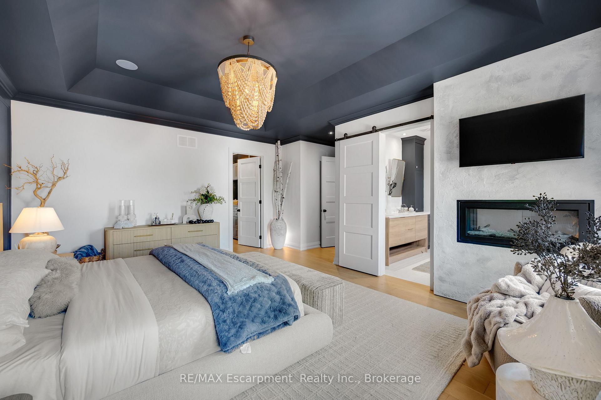 Photo 29 of 45 Aldershot Place, Burlington, LaSalle — HOMEH