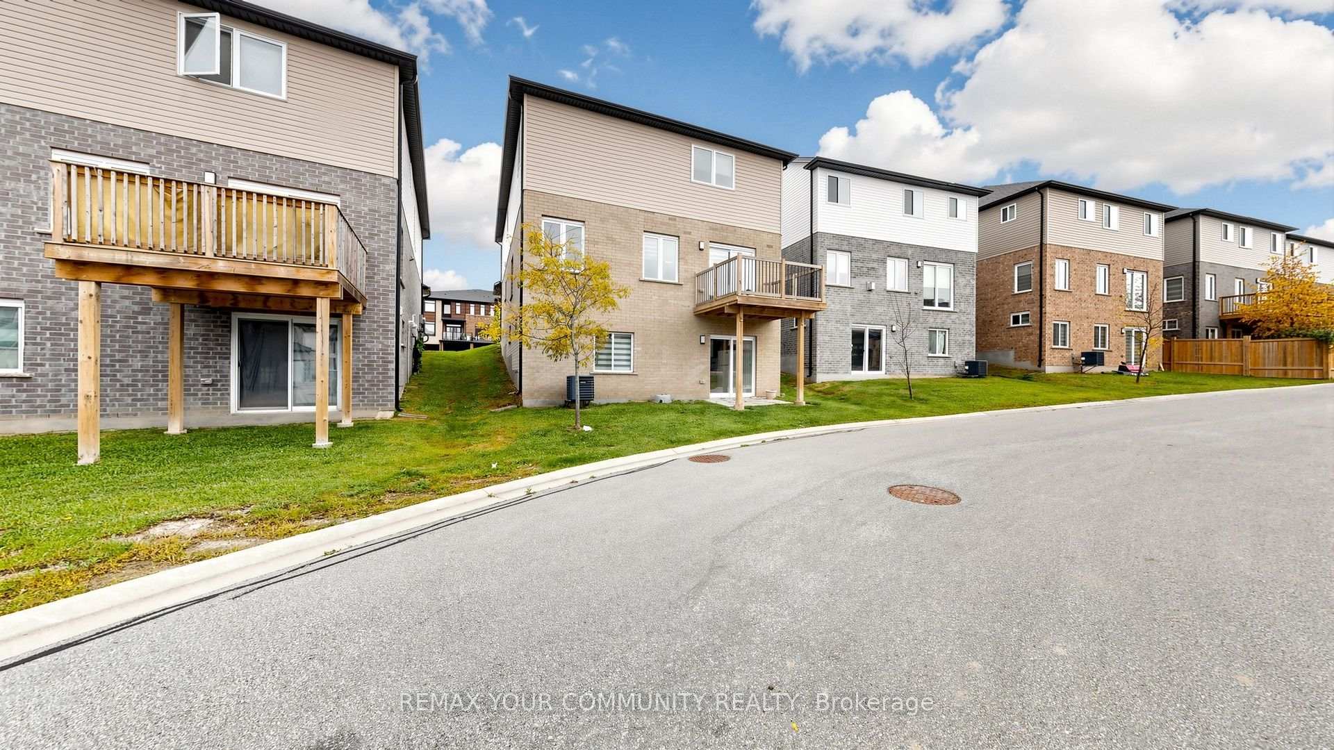 Photo 48 of 2607 Sheffield Boulevard, London, South U — HOMEH