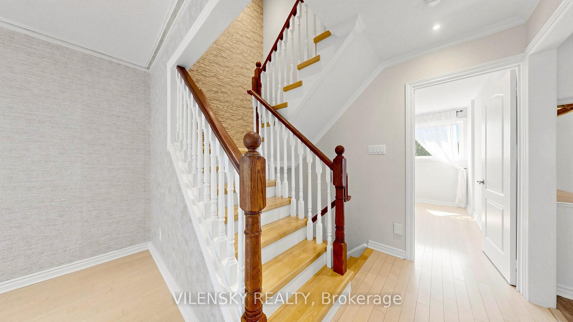 Photo 6 of Unit 19, 14 Poplar Crescent, Aurora, Aurora Highlands — HOMEH