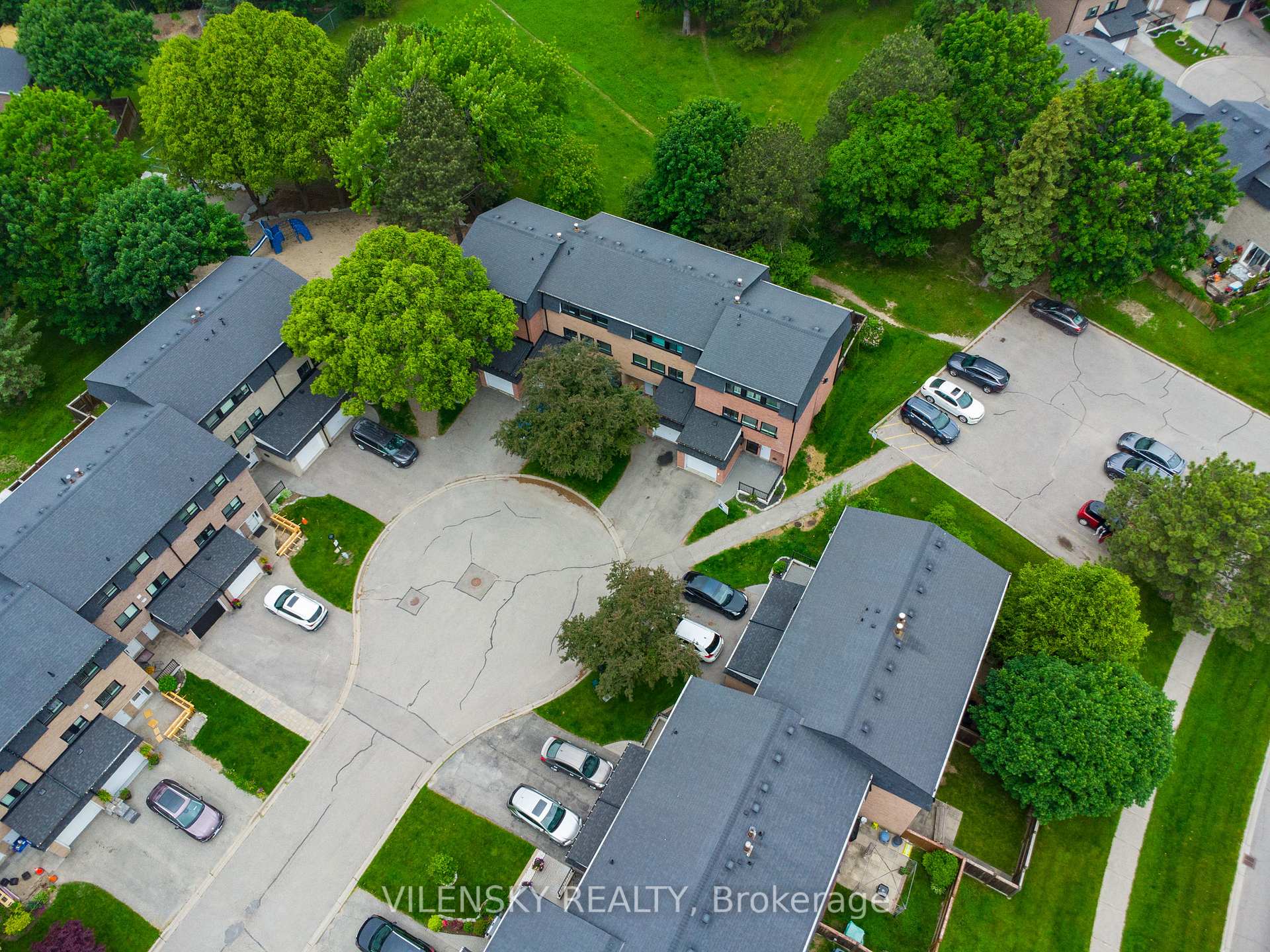 Photo 25 of Unit 19, 14 Poplar Crescent, Aurora, Aurora Highlands — HOMEH
