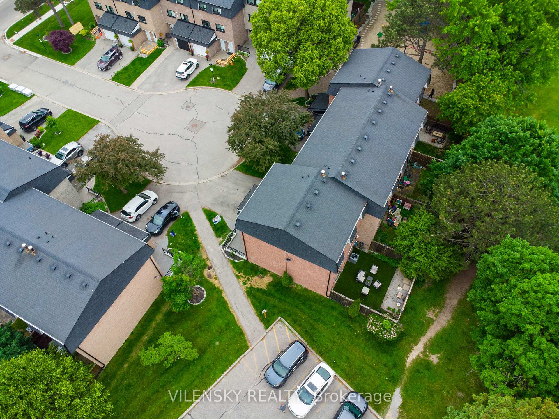 Photo 26 of Unit 19, 14 Poplar Crescent, Aurora, Aurora Highlands — HOMEH