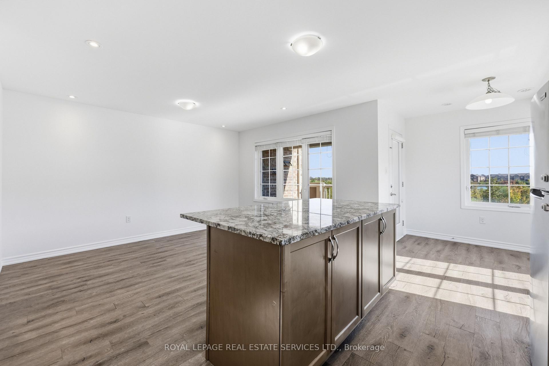 Photo 16 of 998 Balsam Court, Milton, Cobban — HOMEH
