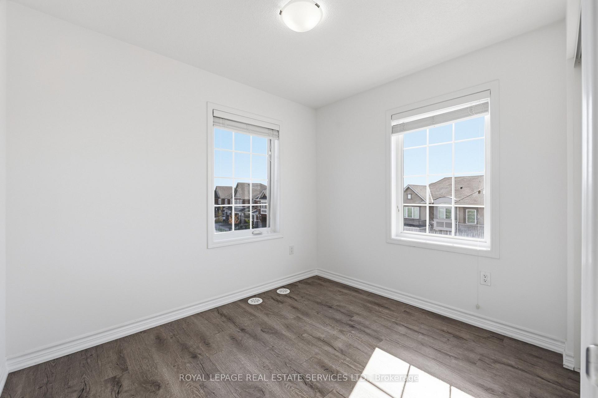 Photo 23 of 998 Balsam Court, Milton, Cobban — HOMEH