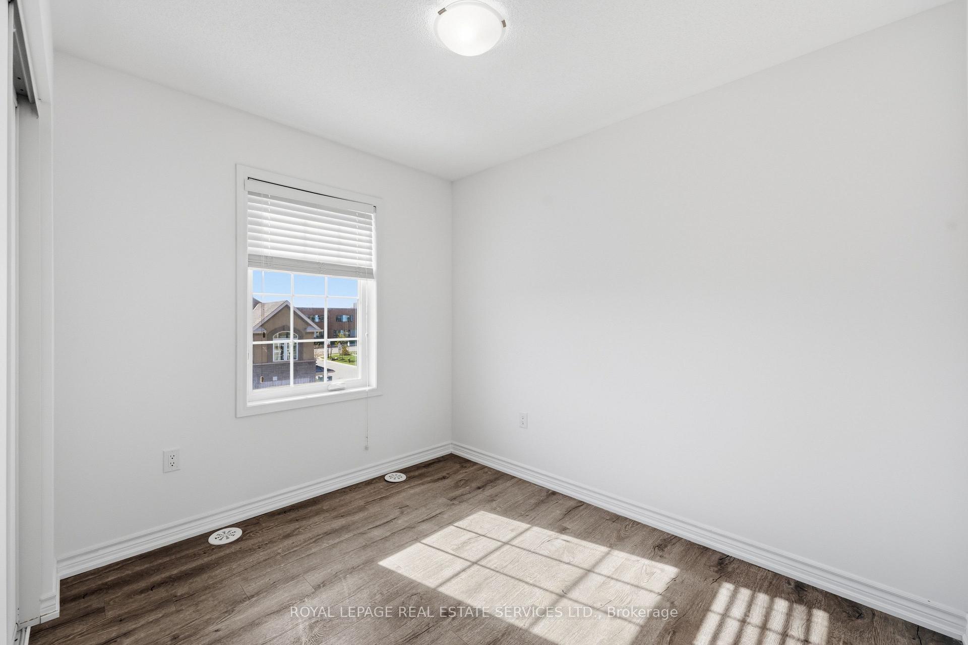 Photo 28 of 998 Balsam Court, Milton, Cobban — HOMEH