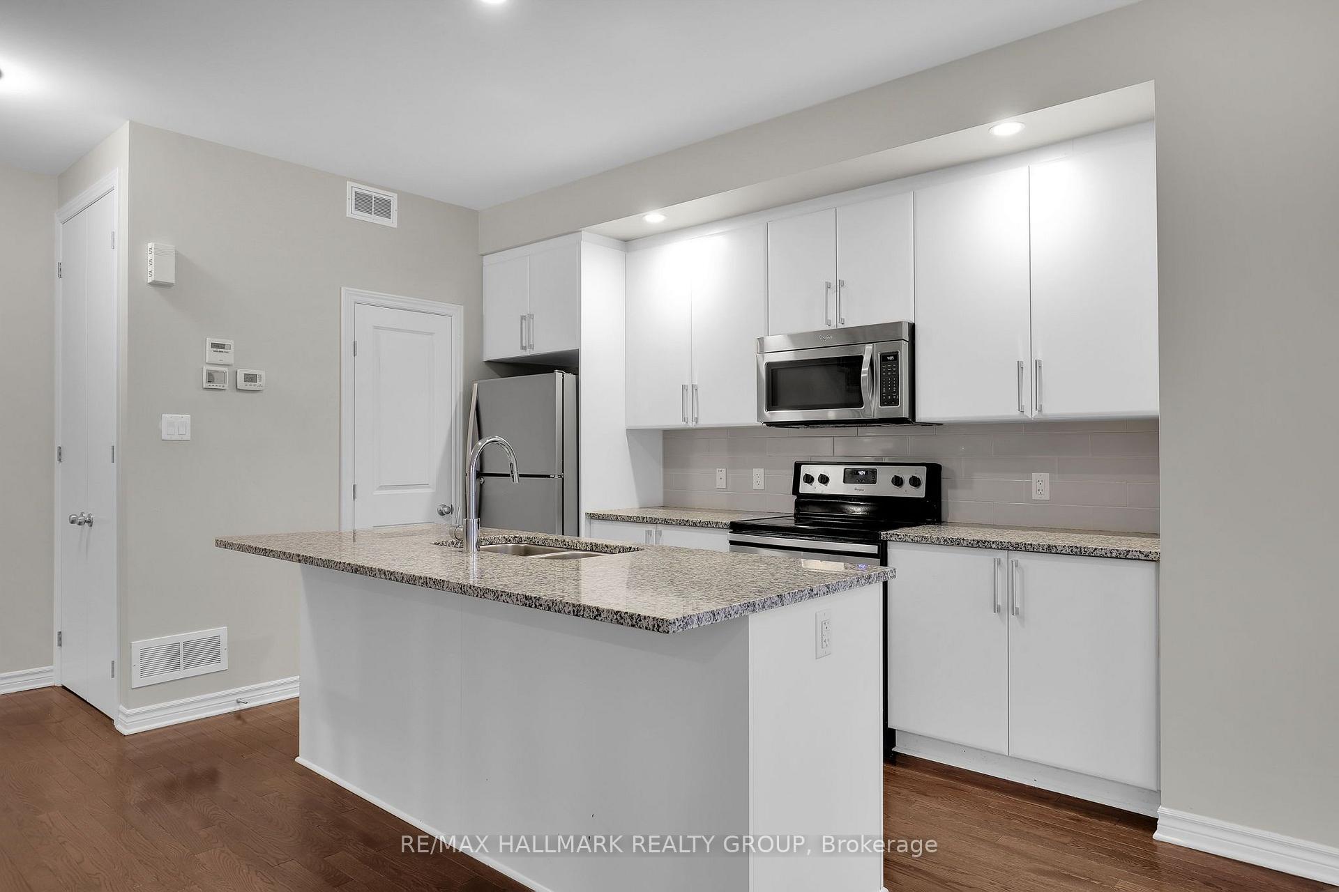 Photo 12 of 604 Chaperal Private, Ottawa, Avalon West — HOMEH