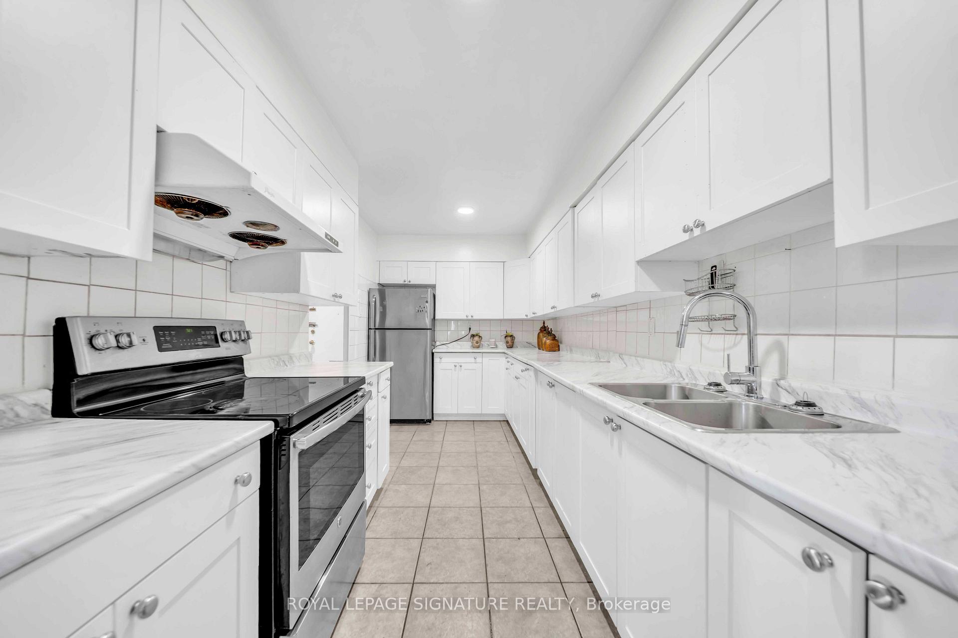Photo 7 of Unit 402, 5 Frith Road, North York, Glenfield-Jane Heights — HOMEH