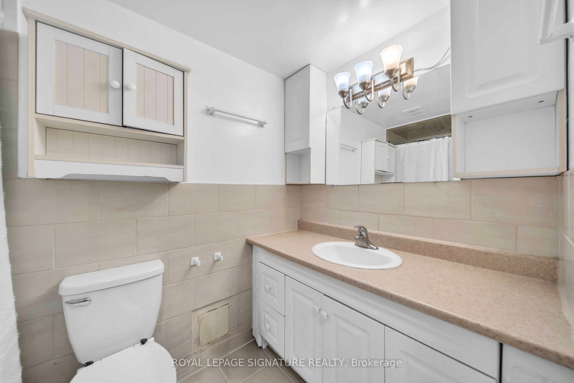 Photo 11 of Unit 402, 5 Frith Road, North York, Glenfield-Jane Heights — HOMEH