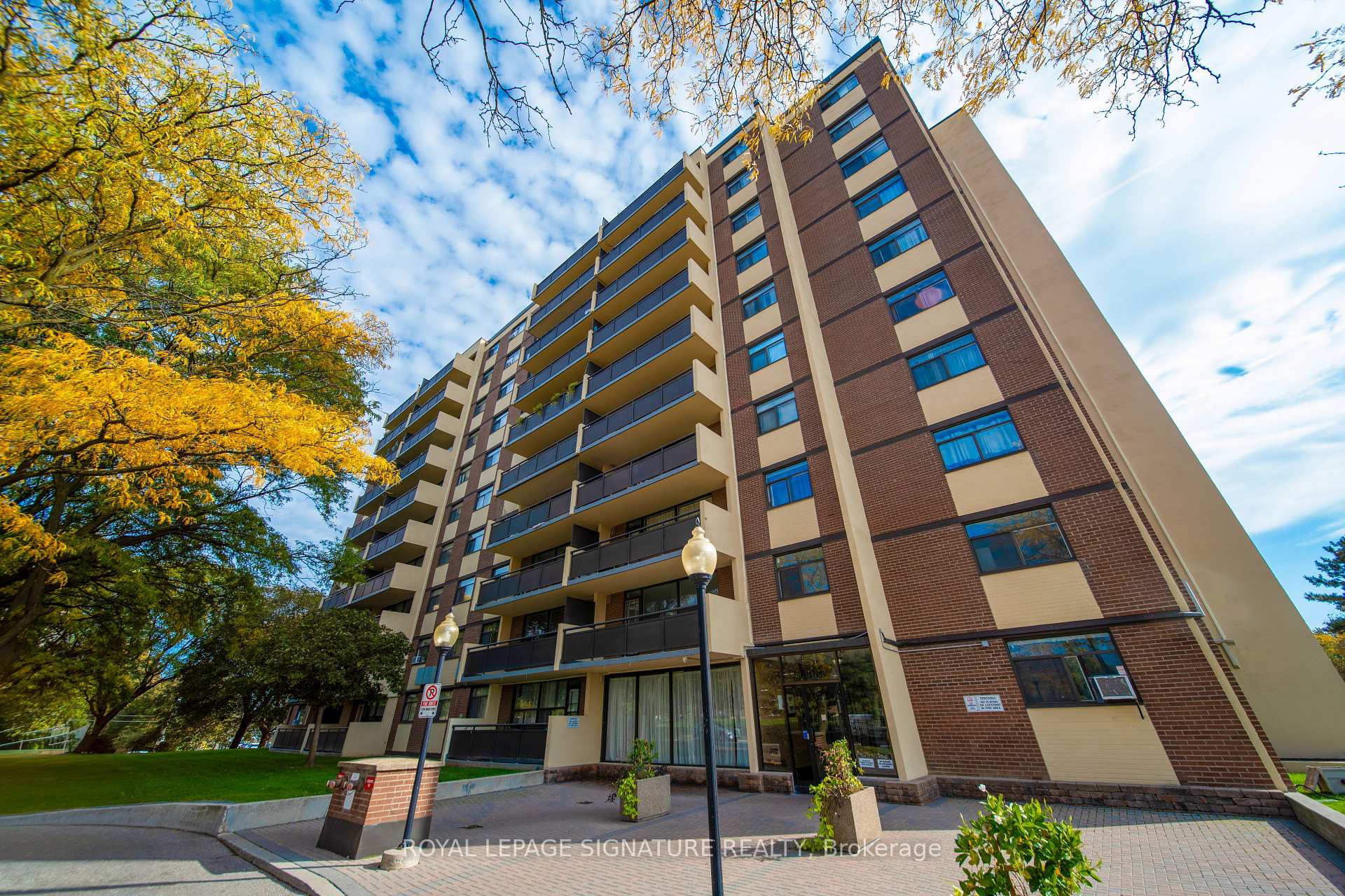 Photo 17 of Unit 402, 5 Frith Road, North York, Glenfield-Jane Heights — HOMEH