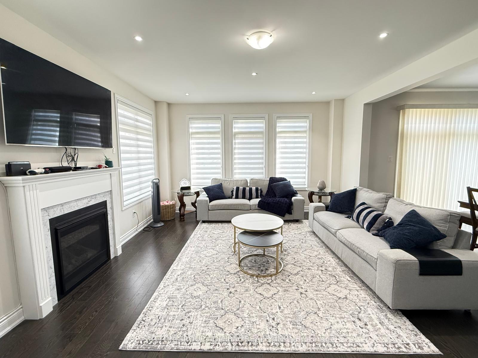 Photo 7 of 33 Elysian Fields Circle, Brampton, Bram West — HOMEH