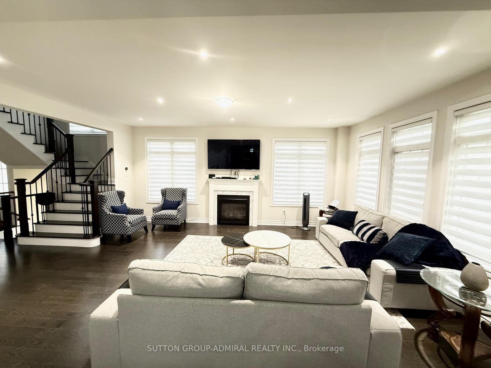 Photo 9 of 33 Elysian Fields Circle, Brampton, Bram West — HOMEH