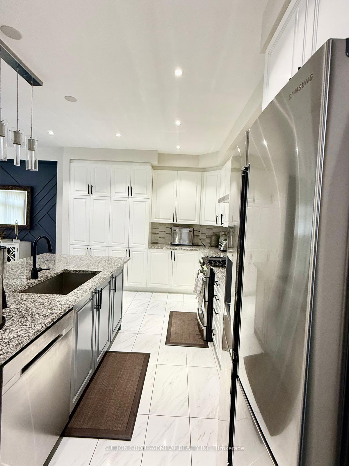 Photo 12 of 33 Elysian Fields Circle, Brampton, Bram West — HOMEH