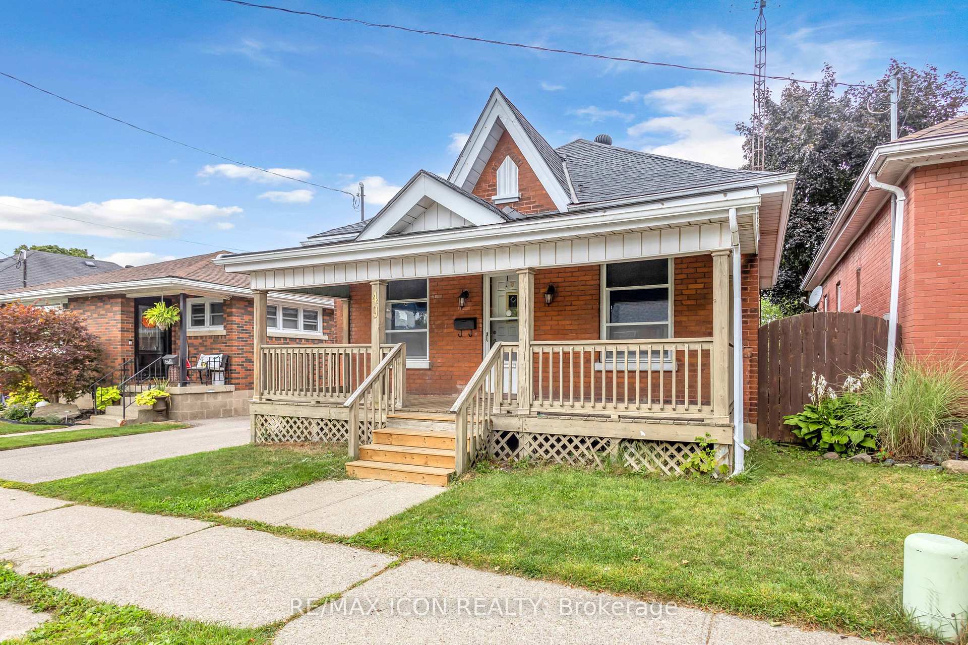 Photo 3 of 49 Mintern Avenue, Brantford, Eagle Place East — HOMEH
