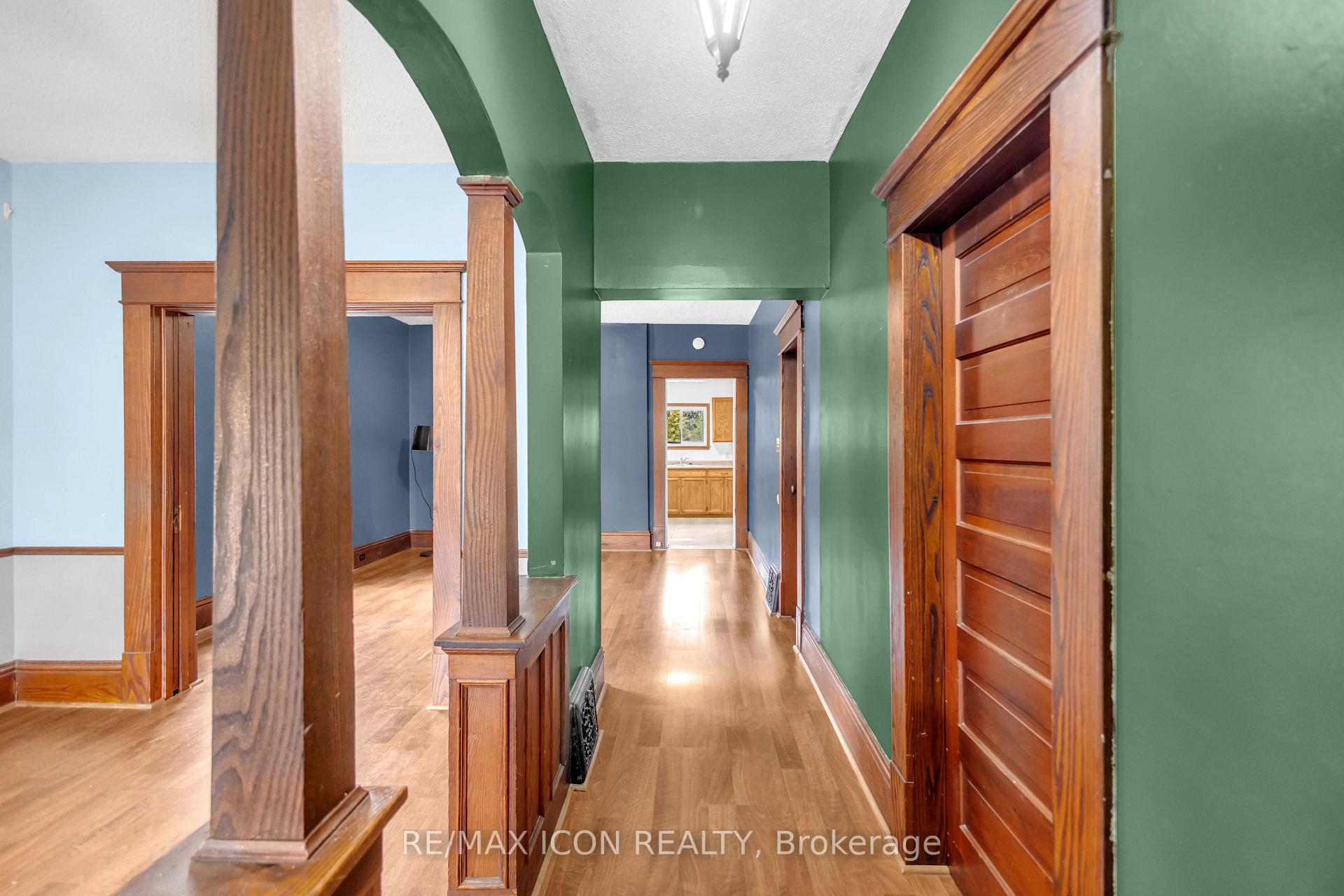 Photo 4 of 49 Mintern Avenue, Brantford, Eagle Place East — HOMEH