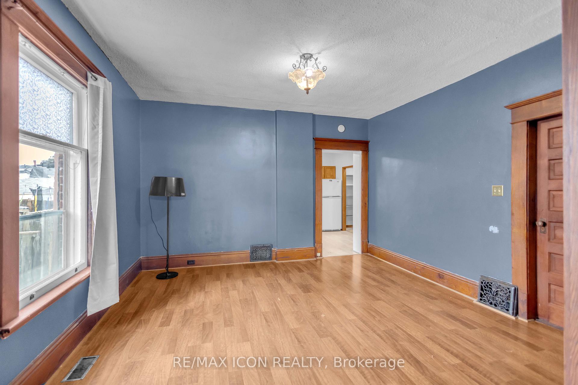 Photo 8 of 49 Mintern Avenue, Brantford, Eagle Place East — HOMEH