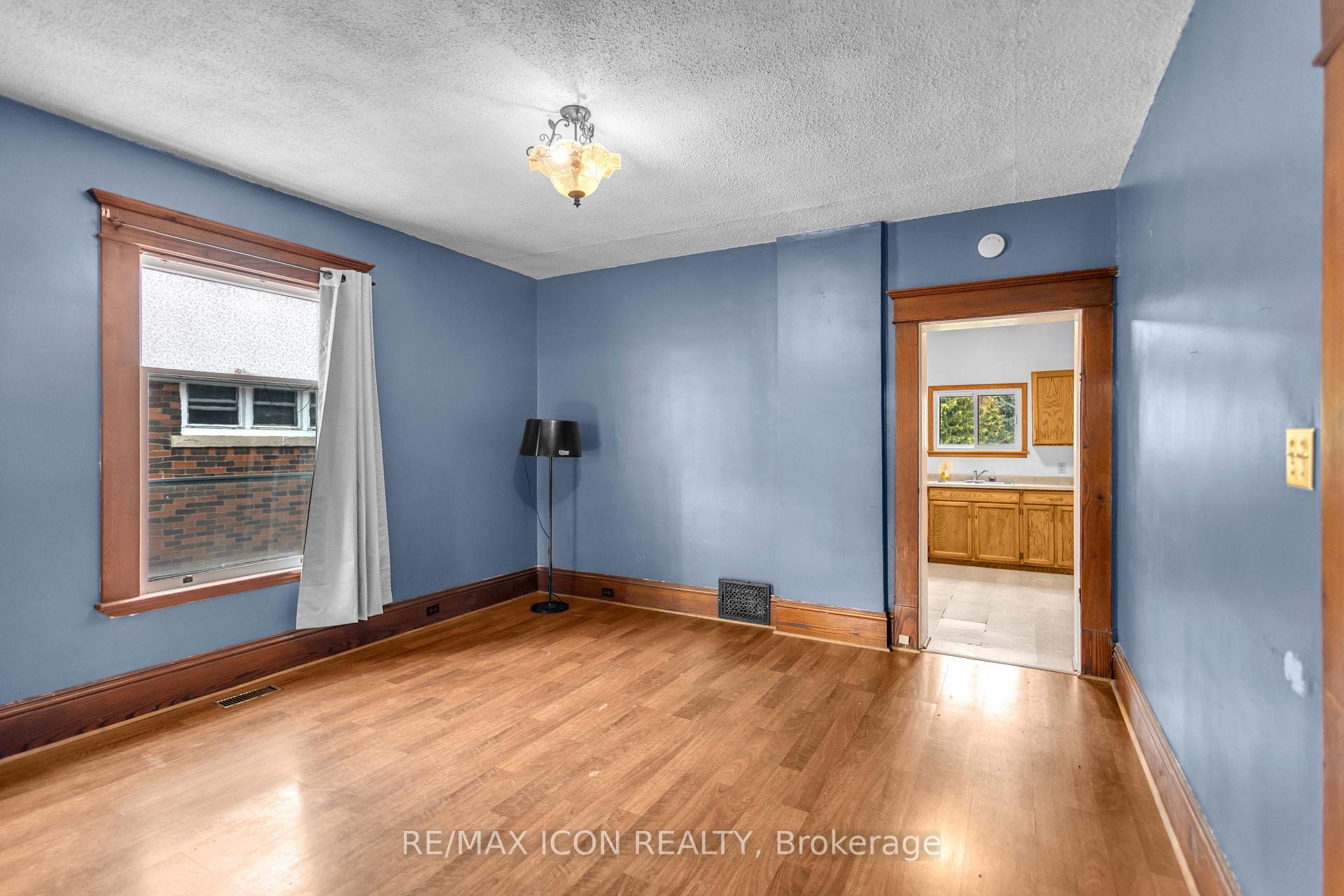 Photo 9 of 49 Mintern Avenue, Brantford, Eagle Place East — HOMEH