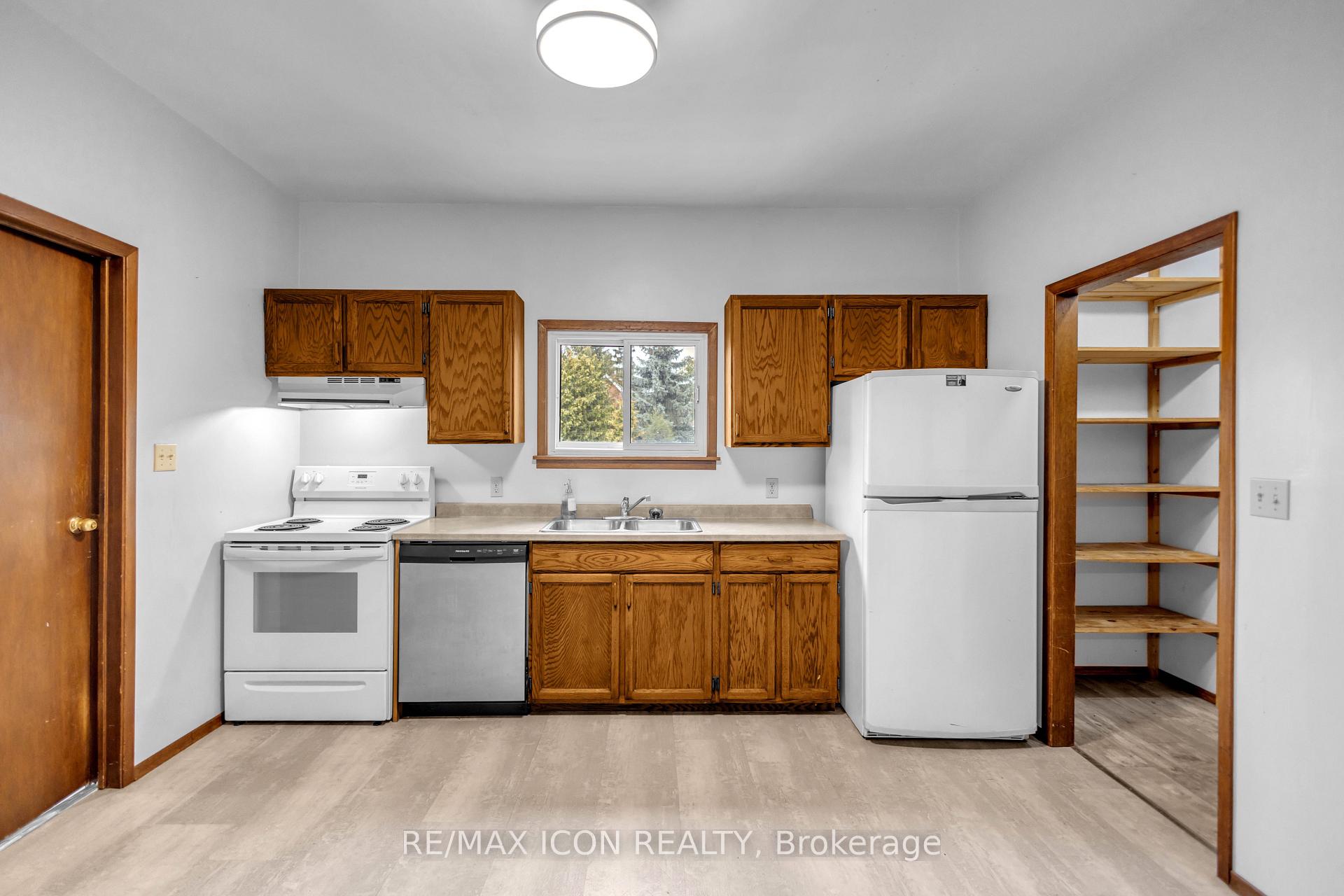 Photo 11 of 49 Mintern Avenue, Brantford, Eagle Place East — HOMEH