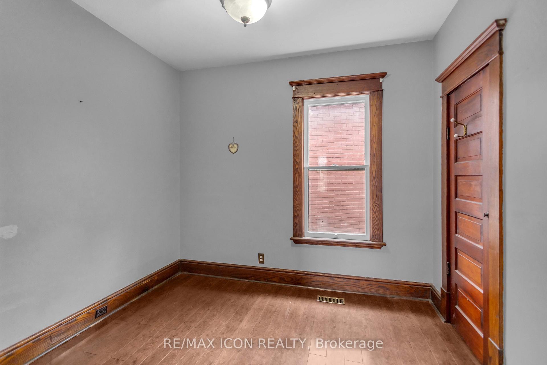 Photo 18 of 49 Mintern Avenue, Brantford, Eagle Place East — HOMEH
