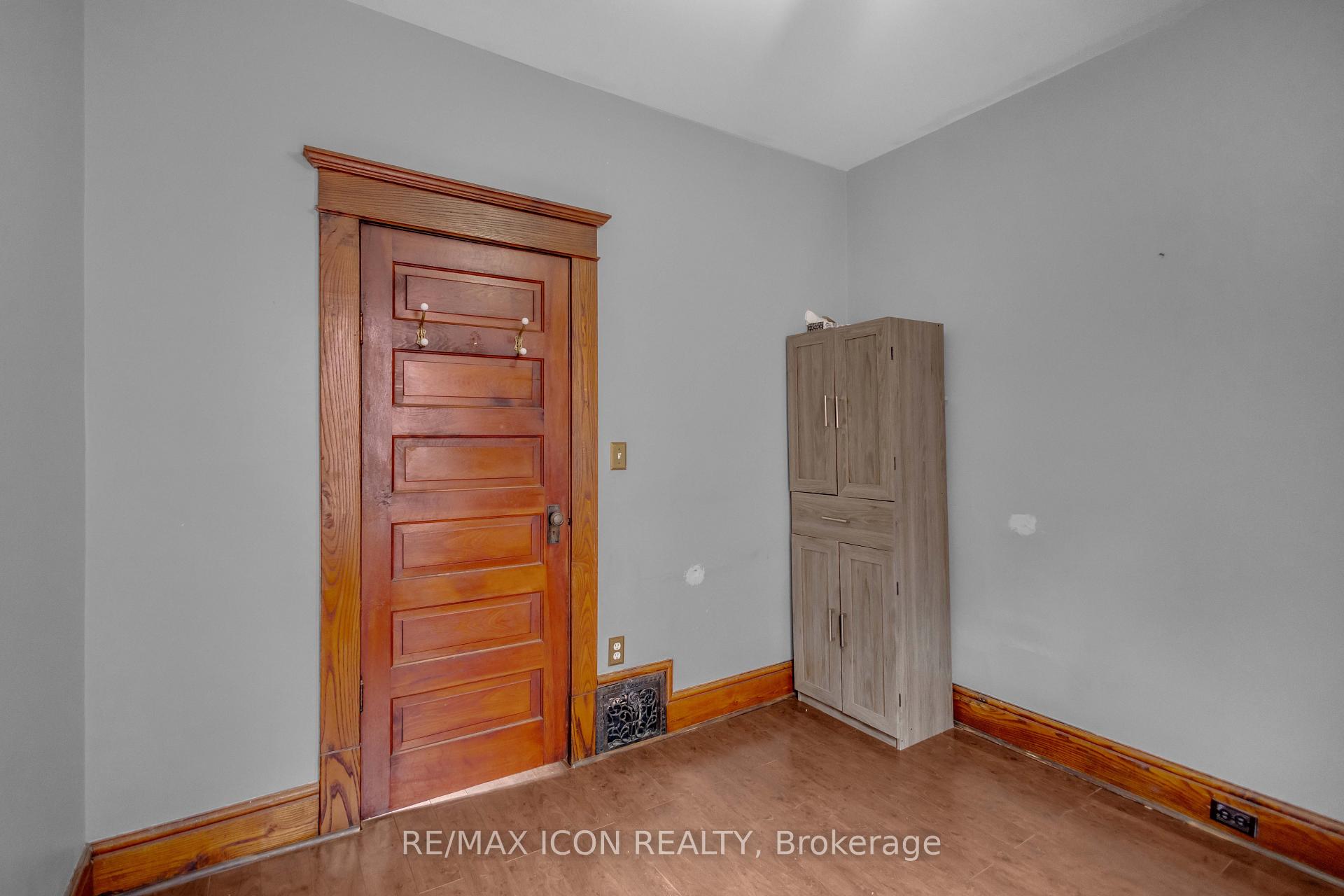 Photo 19 of 49 Mintern Avenue, Brantford, Eagle Place East — HOMEH