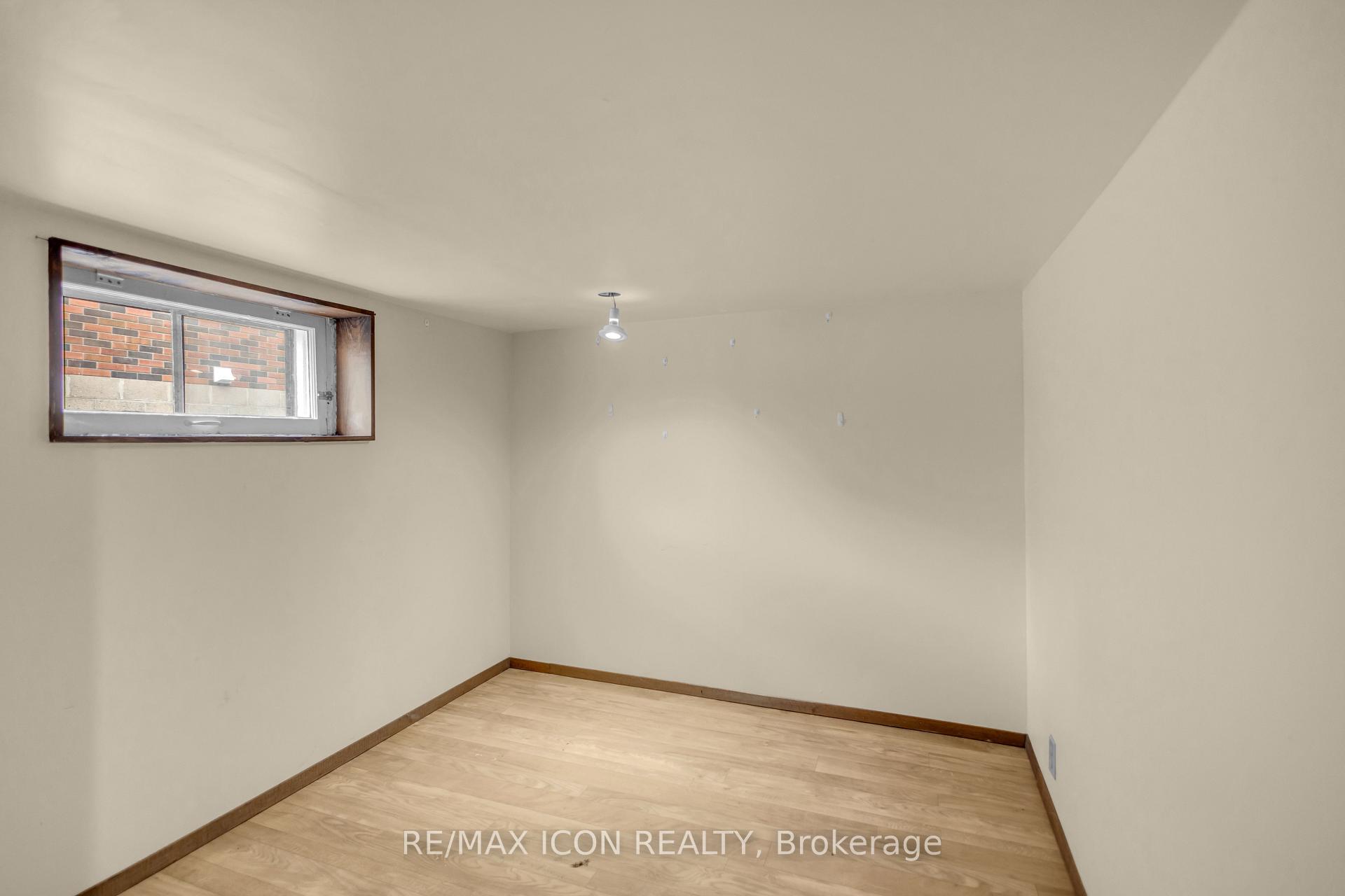 Photo 24 of 49 Mintern Avenue, Brantford, Eagle Place East — HOMEH