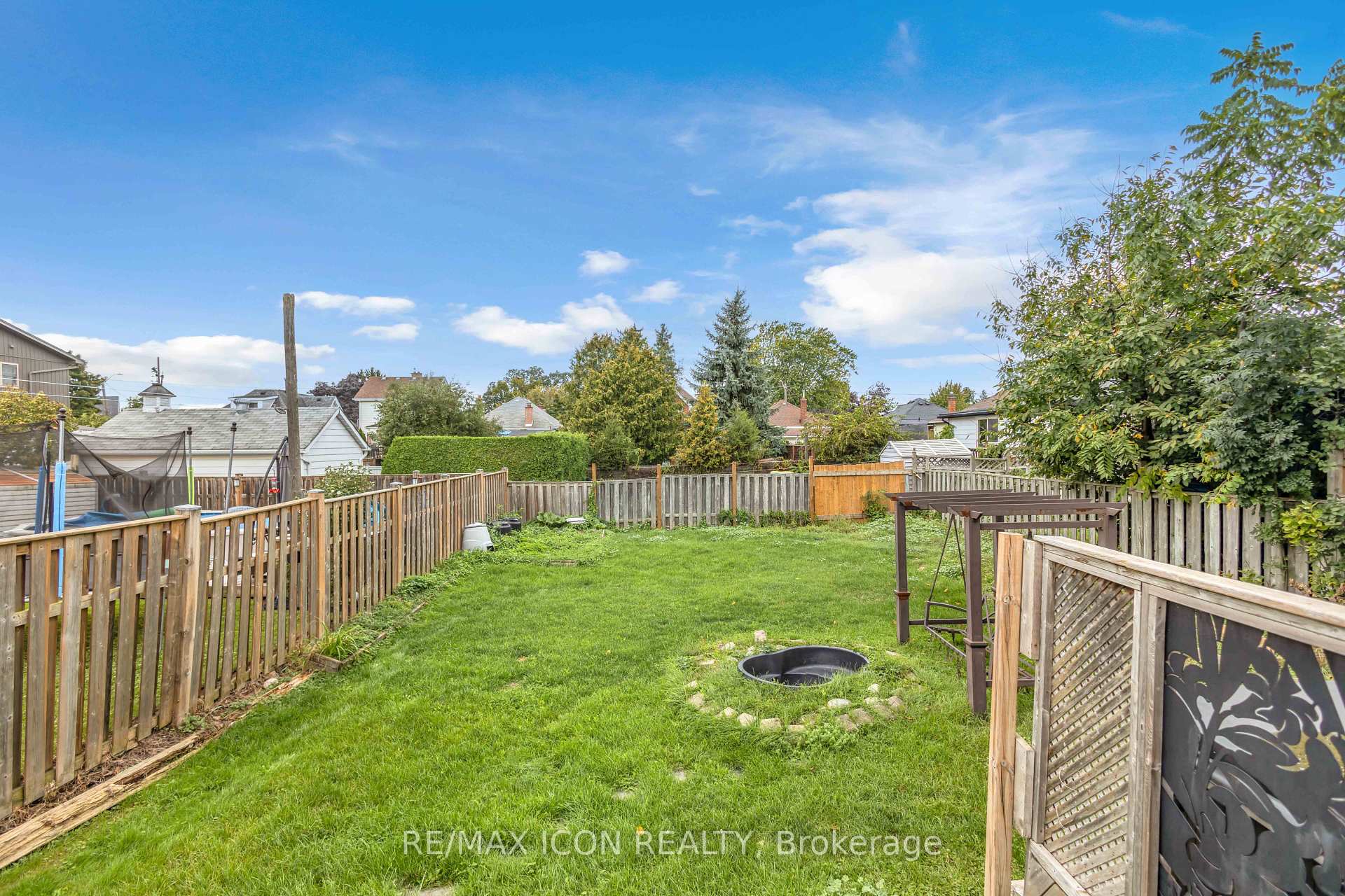 Photo 29 of 49 Mintern Avenue, Brantford, Eagle Place East — HOMEH