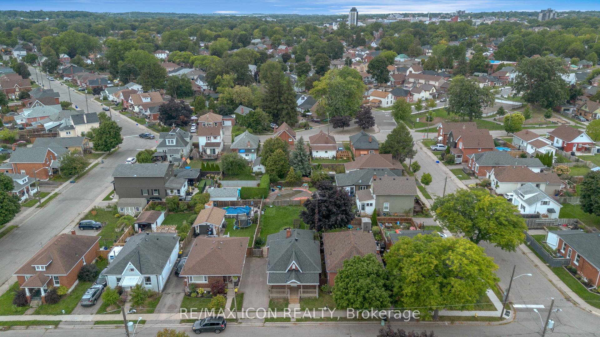 Photo 36 of 49 Mintern Avenue, Brantford, Eagle Place East — HOMEH