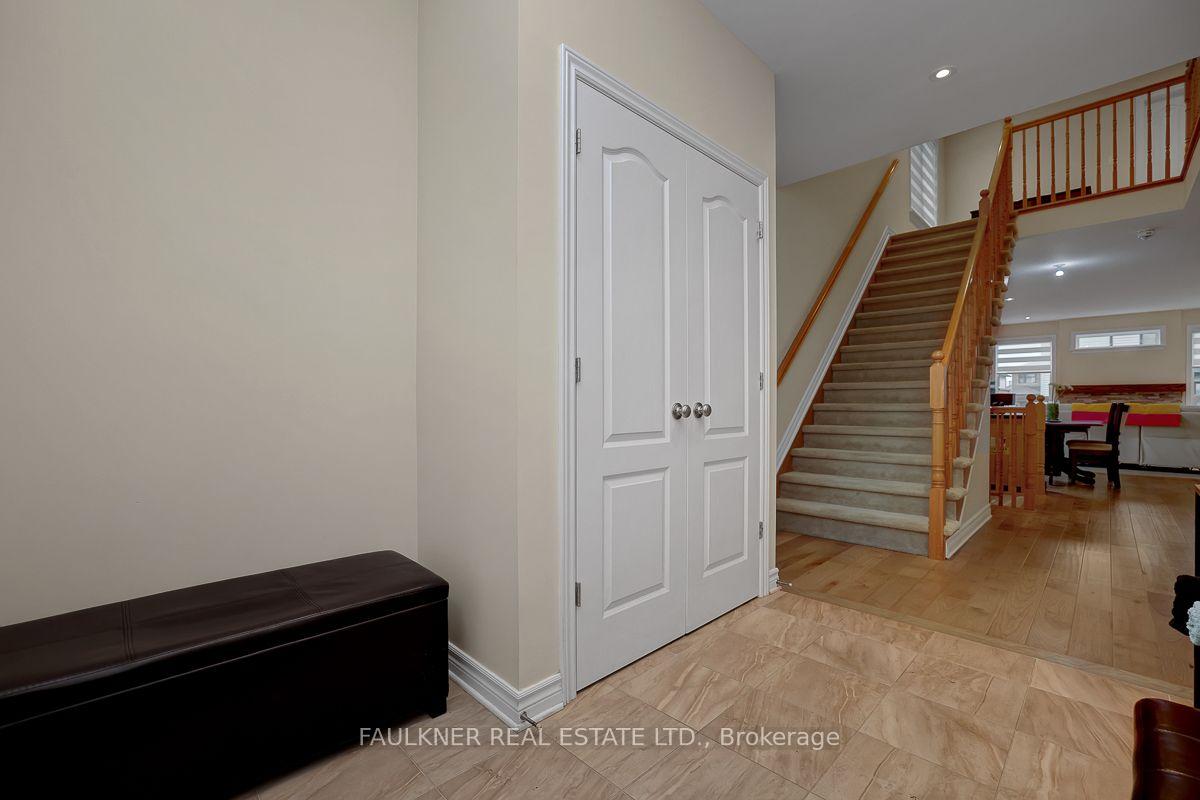 Photo 2 of 218 Rover Street, Ottawa, Kanata - Emerald Meadows/Trailwest — HOMEH