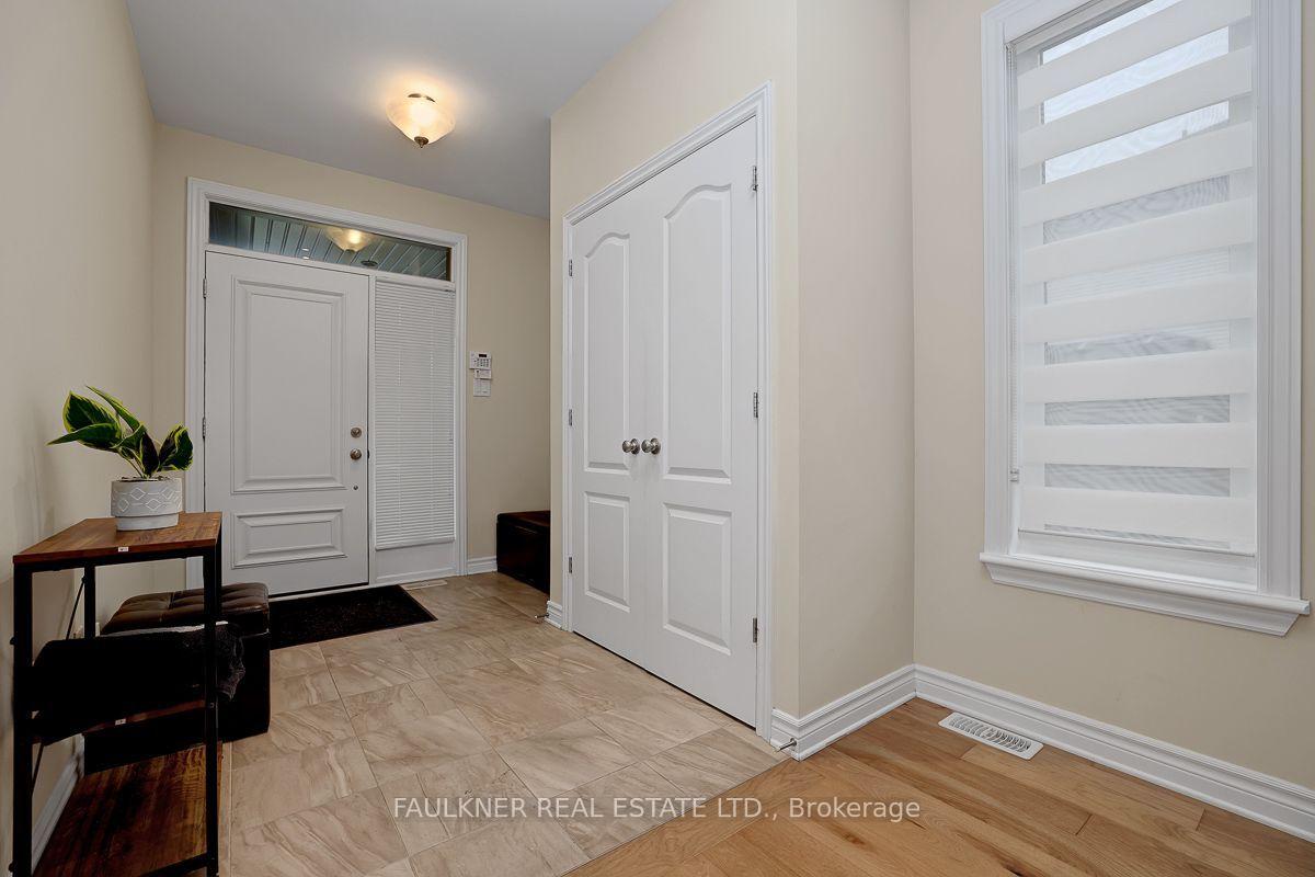 Photo 3 of 218 Rover Street, Ottawa, Kanata - Emerald Meadows/Trailwest — HOMEH