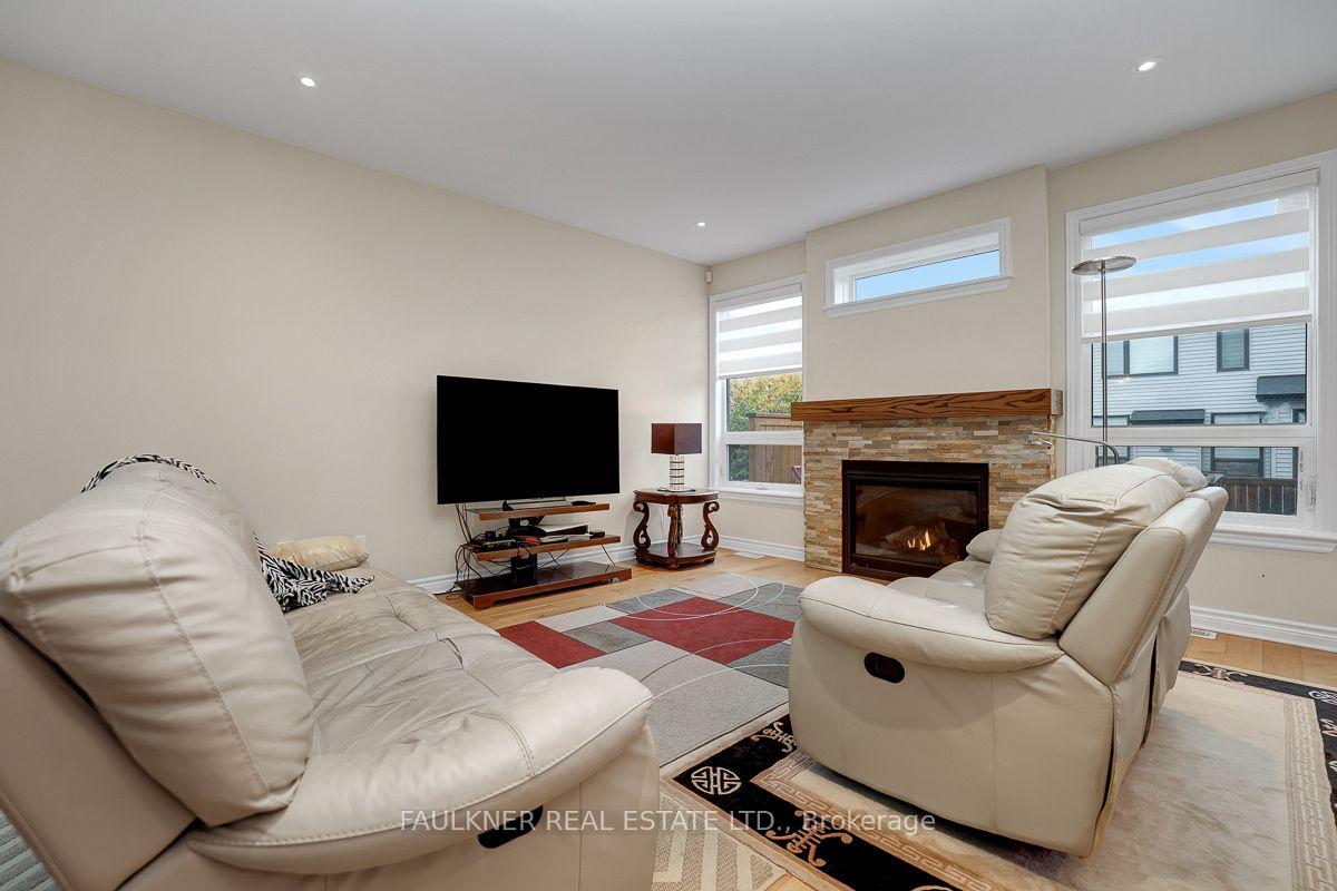 Photo 10 of 218 Rover Street, Ottawa, Kanata - Emerald Meadows/Trailwest — HOMEH